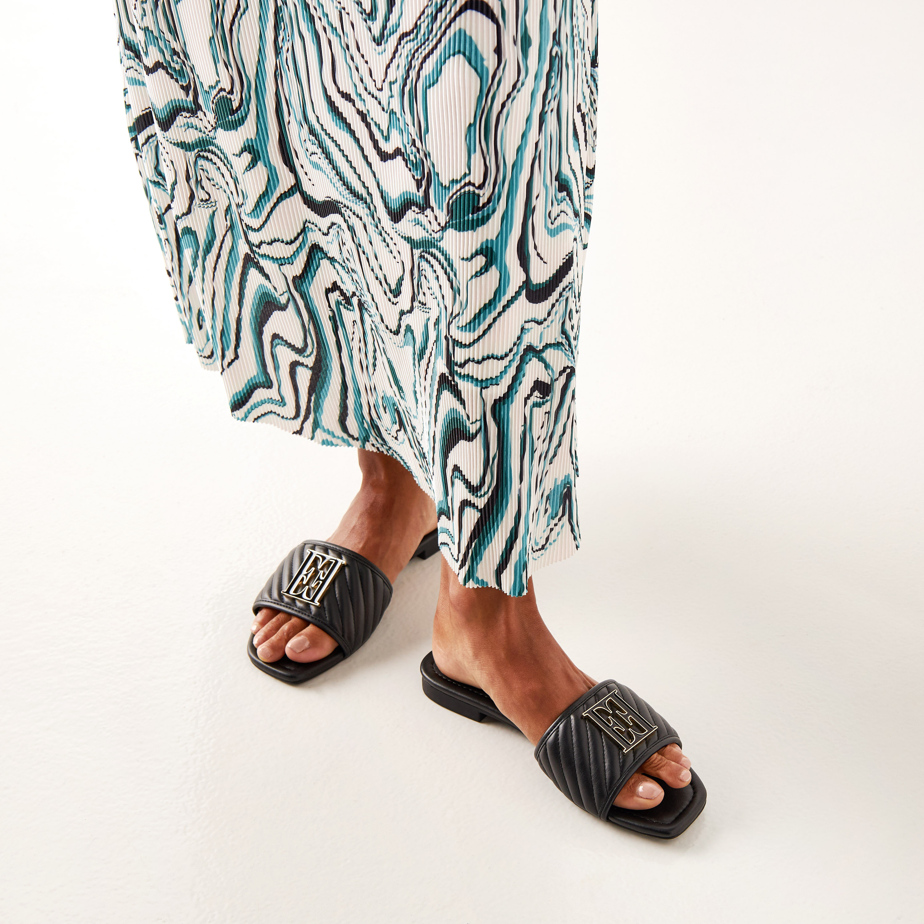 Women's sandal online store shopping