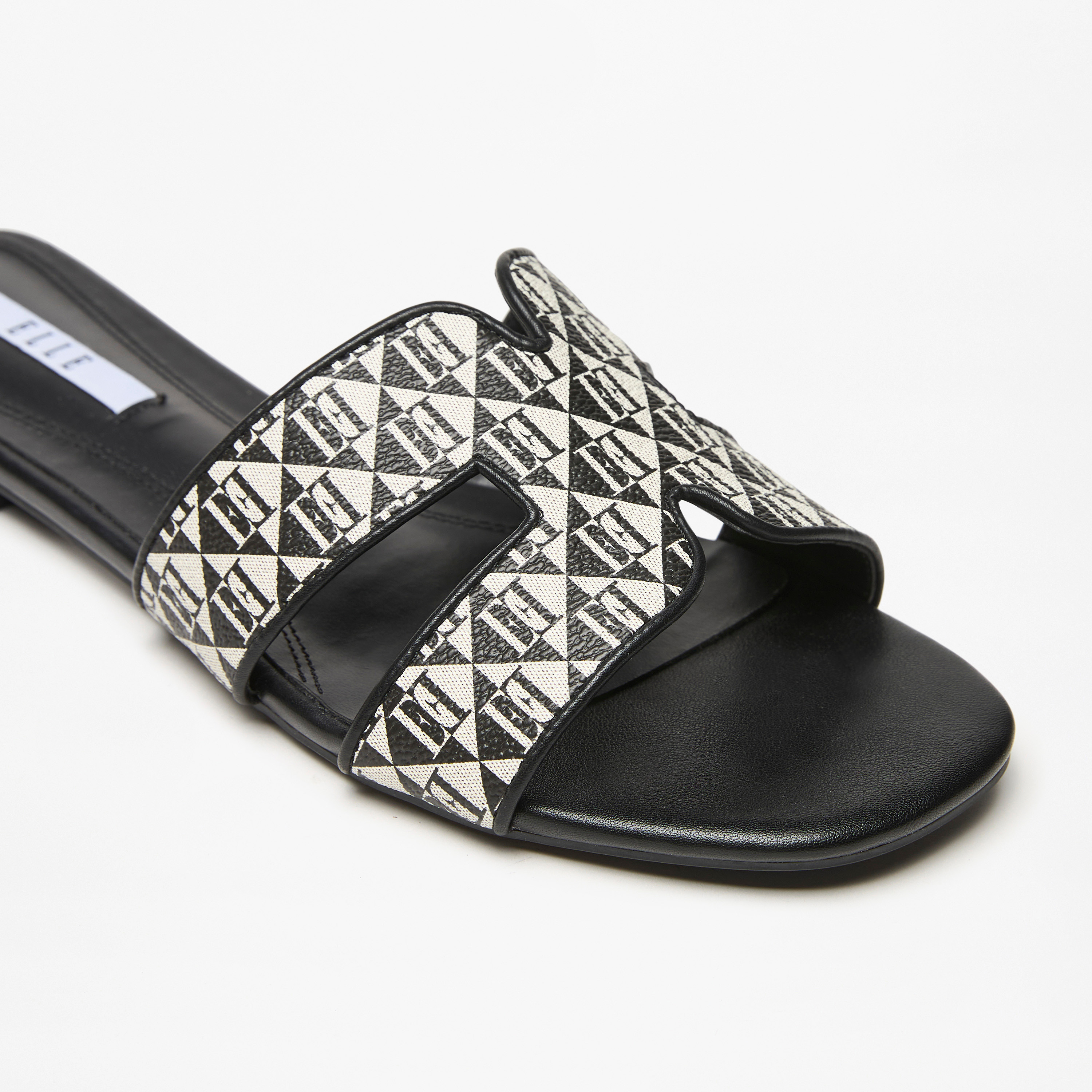 صندل سهل الارتداء بطبعات مونوجرام للنساء من إيل-women-shoes-flats-sandals-image-5