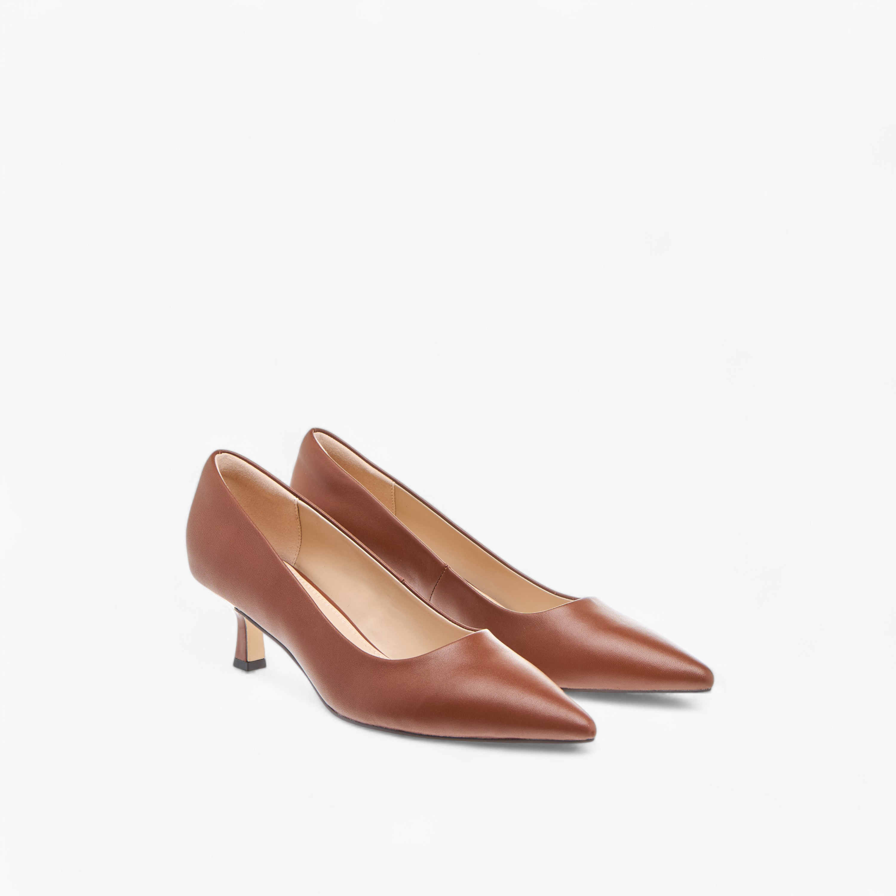 حذاء سادة سهل الارتداء بكعب صغير للنساء من سيليست-women-shoes-heels-image-1