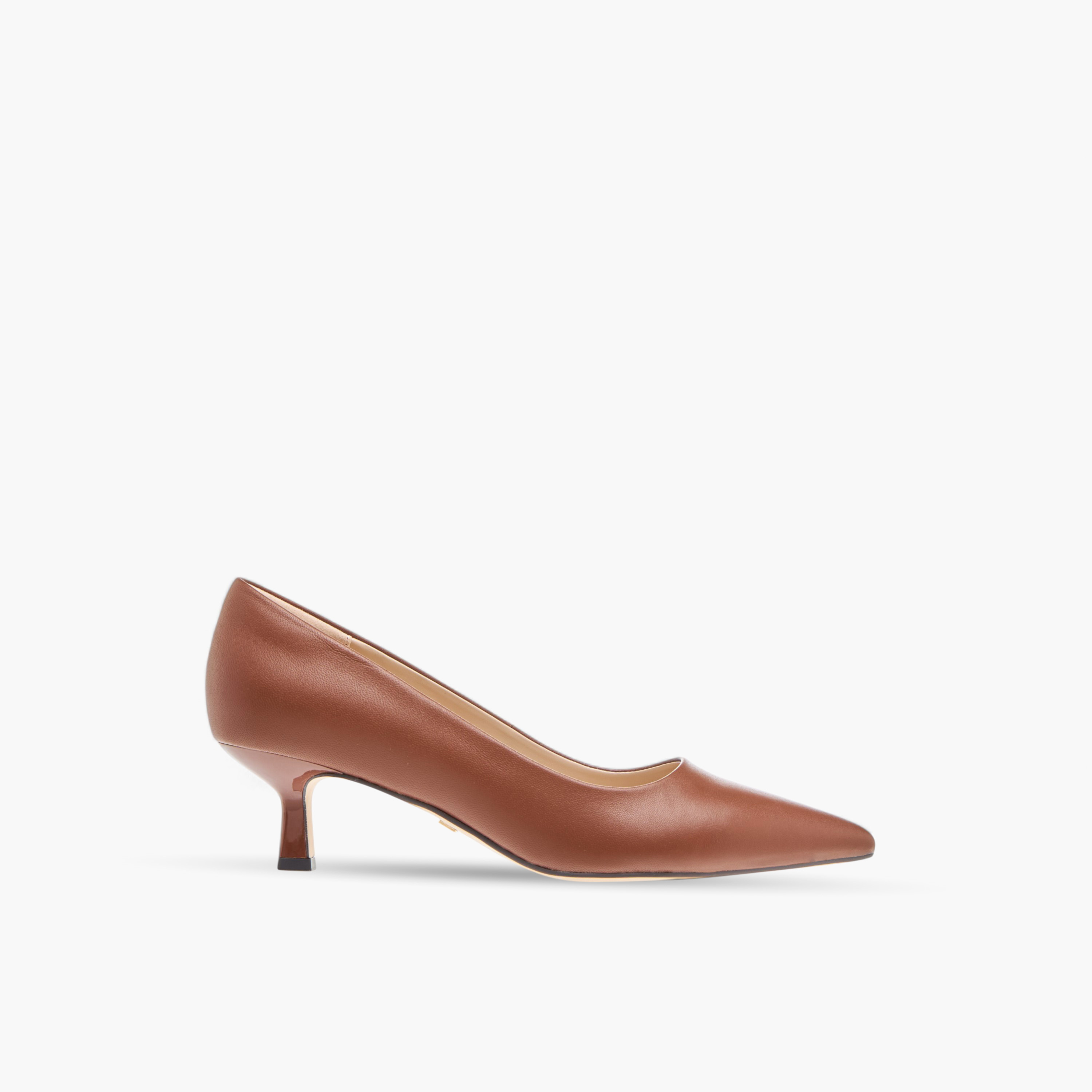 حذاء سادة سهل الارتداء بكعب صغير للنساء من سيليست-women-shoes-heels-image-3