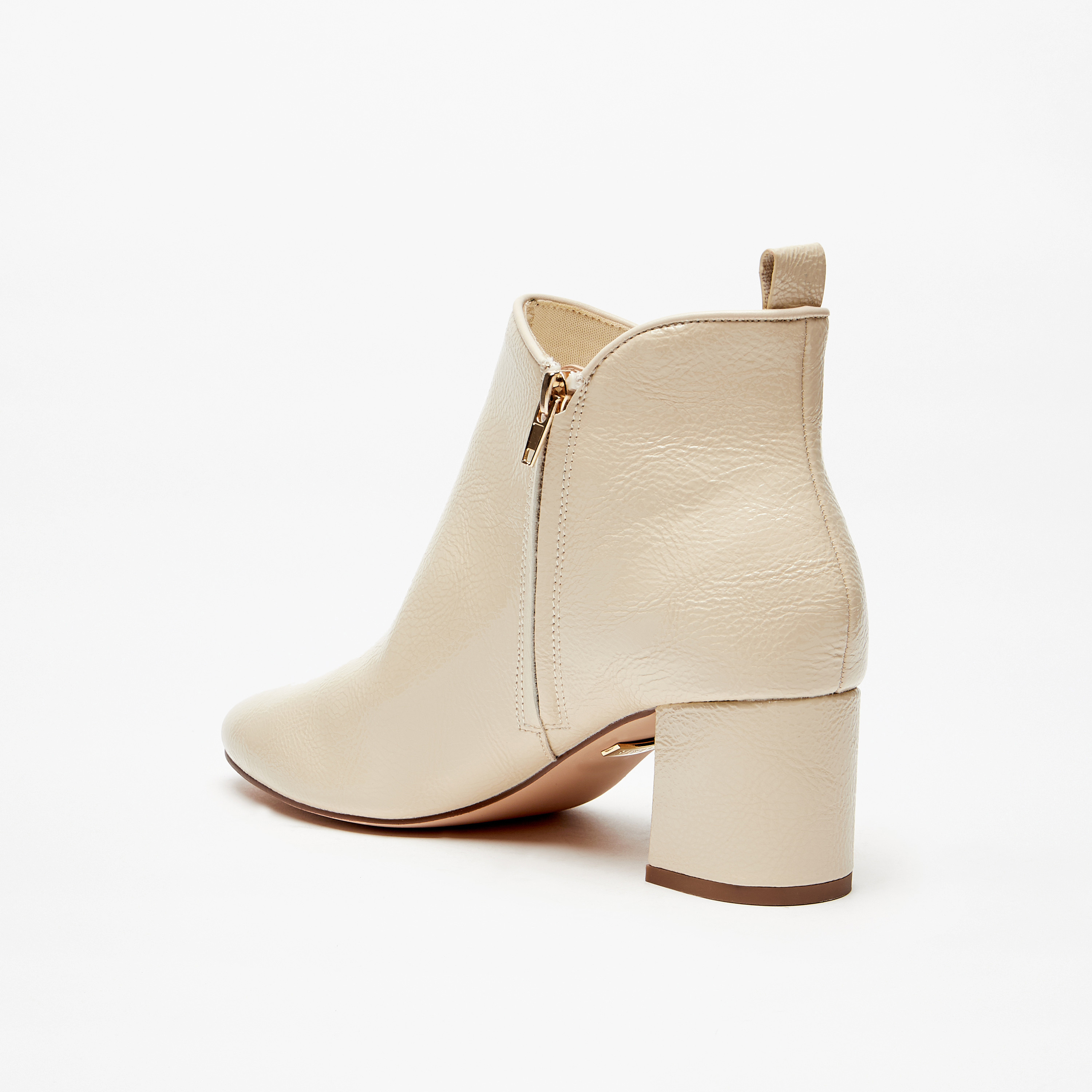 بوت سادة بطول الكاحل وسحّاب إغلاق وكعب عريض للنساء من سيليست-women-shoes-boots-image-2