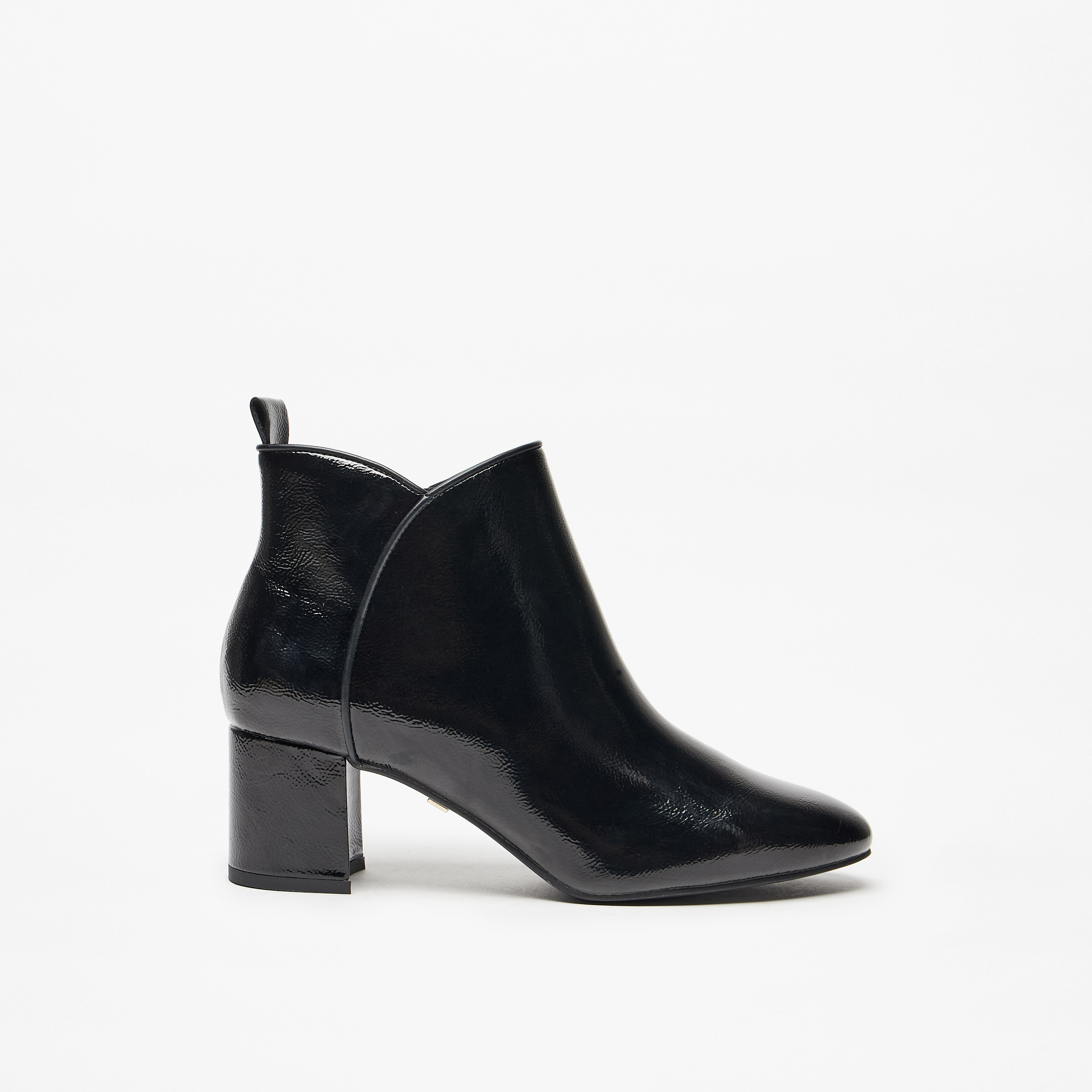 بوت سادة بطول الكاحل وسحّاب إغلاق وكعب عريض للنساء من سيليست-women-shoes-boots-image-3