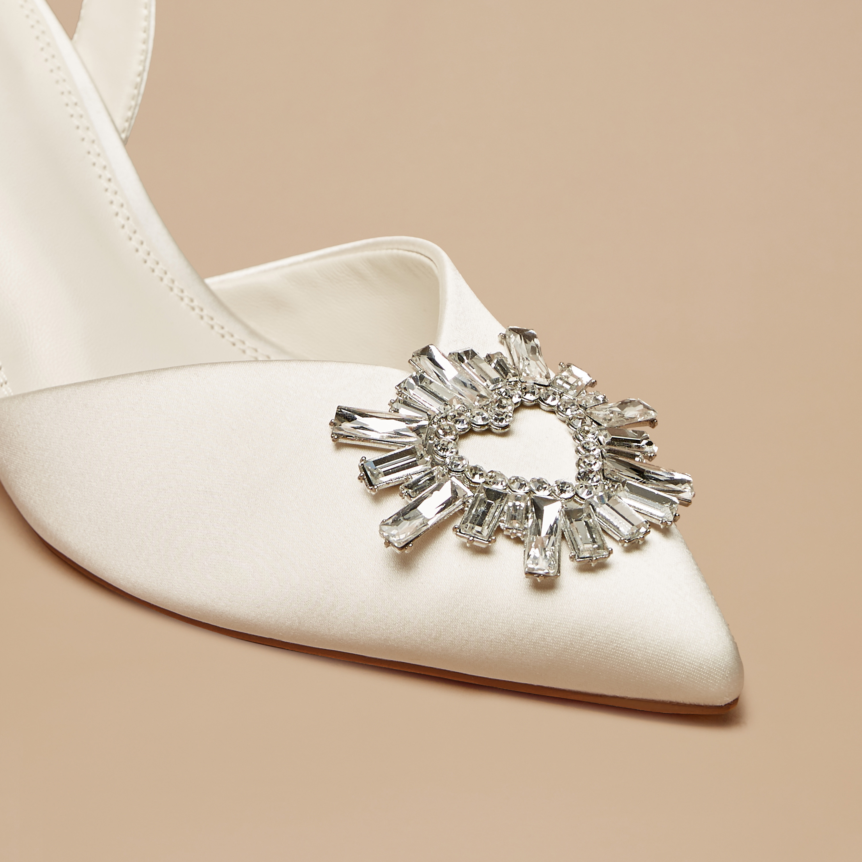 حذاء مزين بكعب ستيليتو للنساء من سيليست-women-shoes-heels-image-10