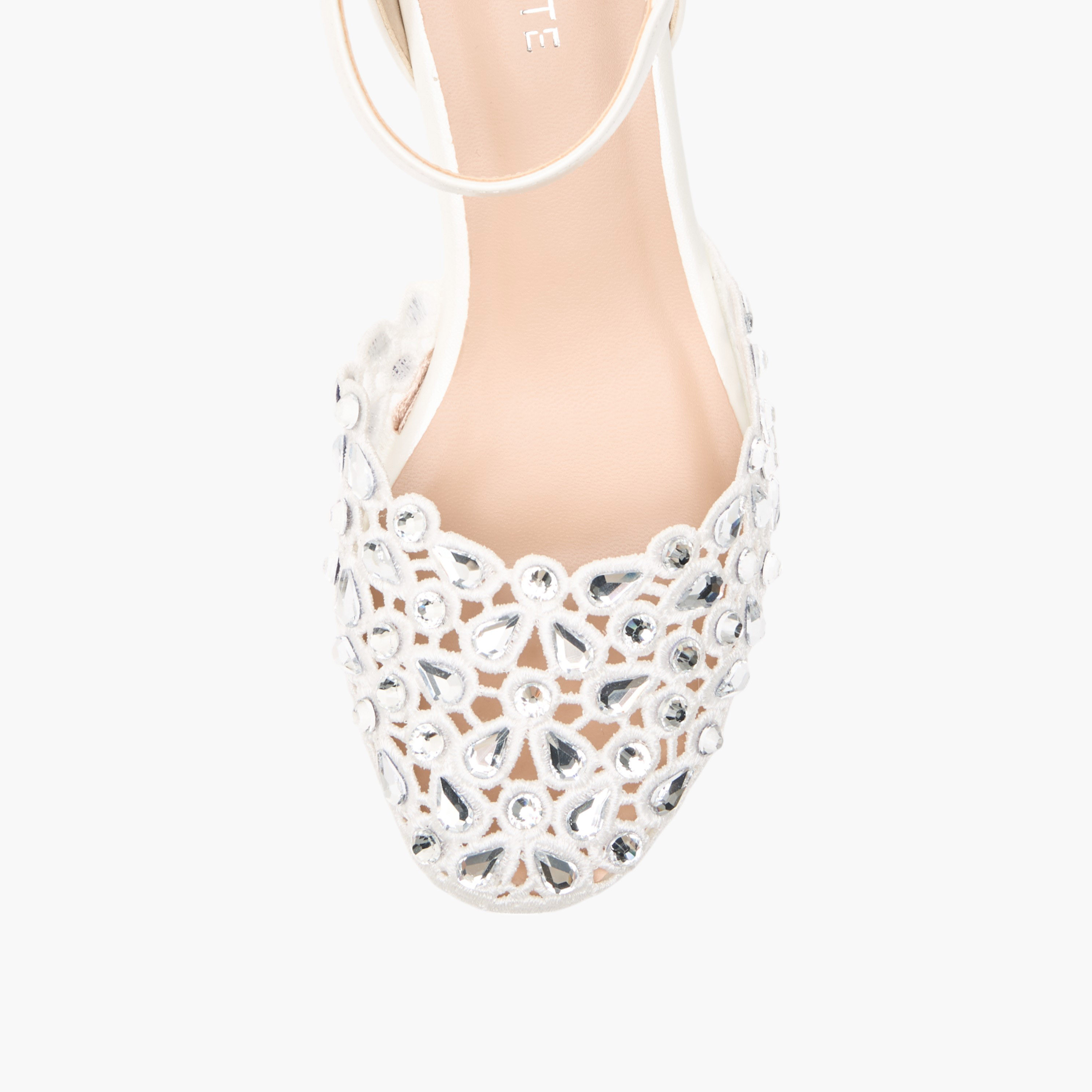 حذاء مزين بشريط إغلاق لاصق للبنات من سيليست-girls-shoes-sandals-image-4