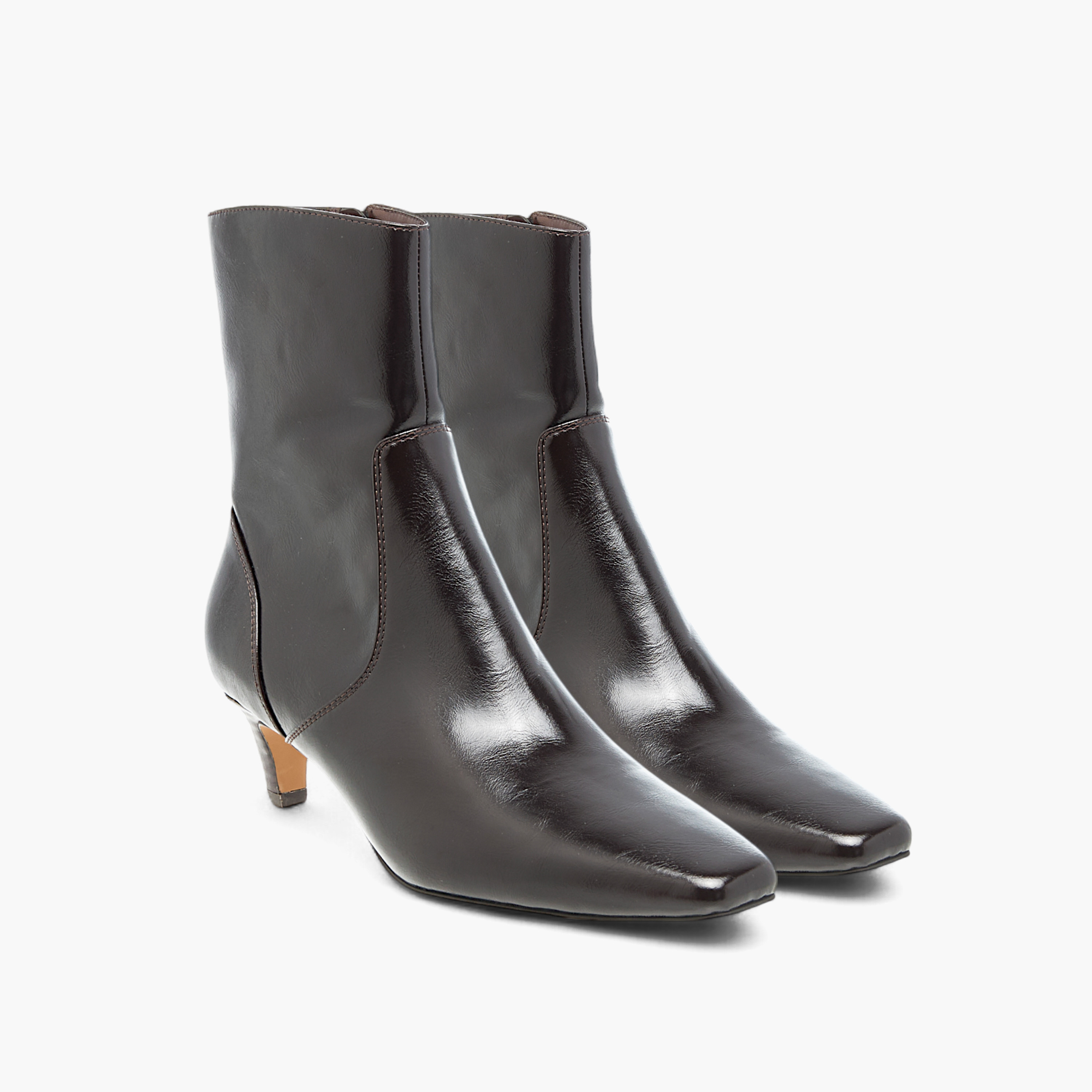 بوت سادة بطول الكاحل وسحّاب إغلاق وكعب صغير للنساء من سيليست-women-shoes-boots-image-6