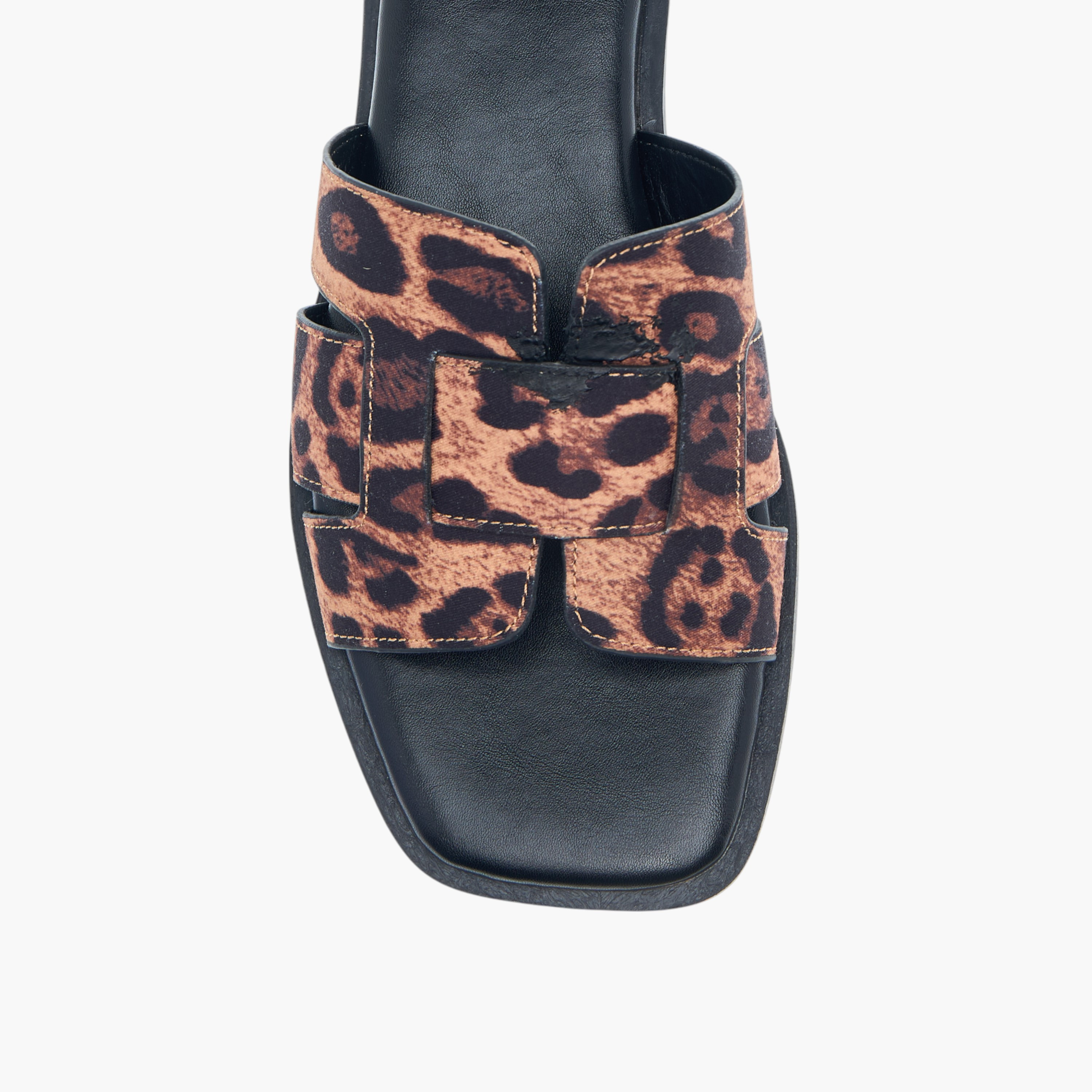 صندل سهل الارتداء بطبعات حيوانات من سيليست-women-shoes-flats-sandals-image-4