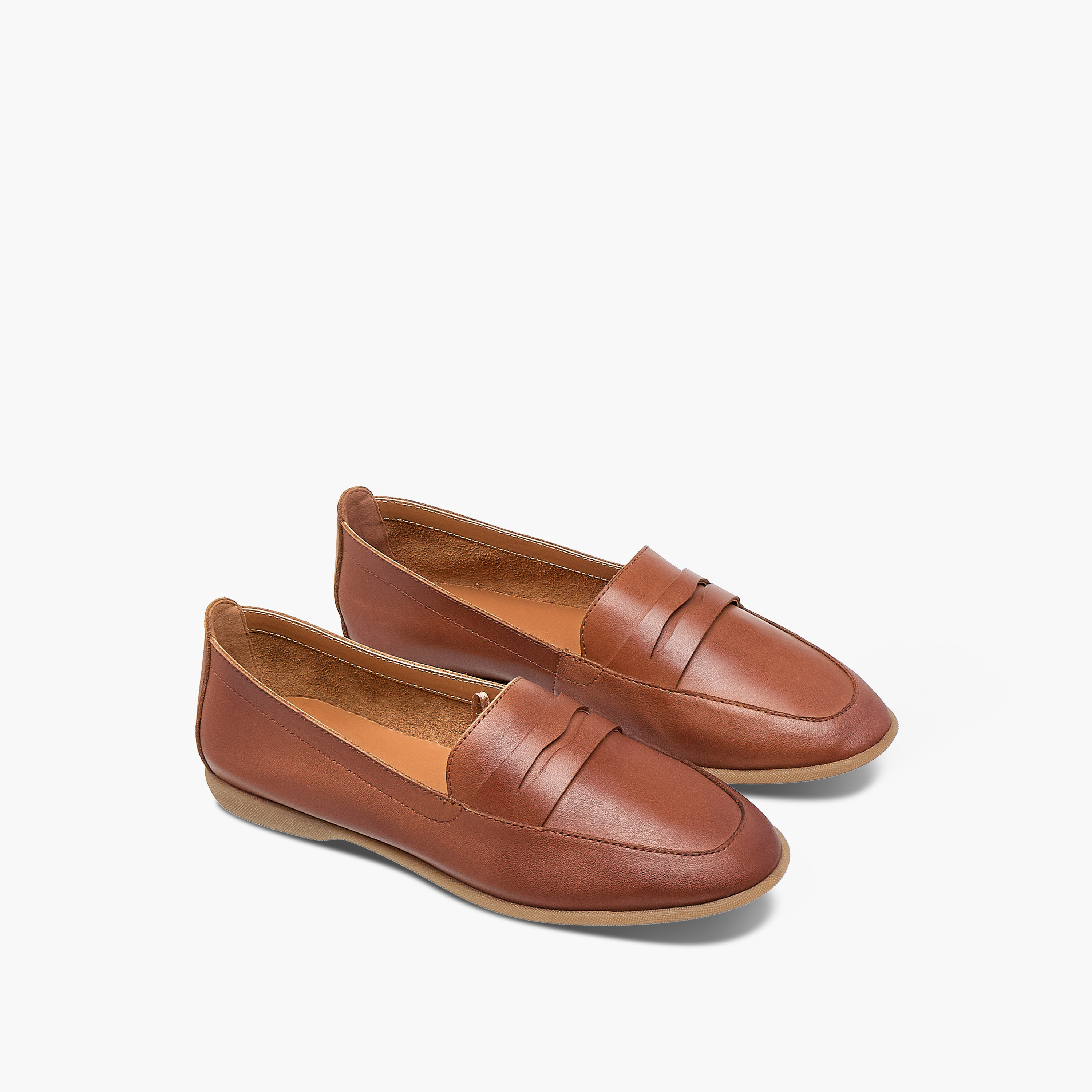 حذاء سهل الارتداء بتفاصيل مفرغة للنساء من سيليست-women-shoes-loafersandmoccasins-image-5