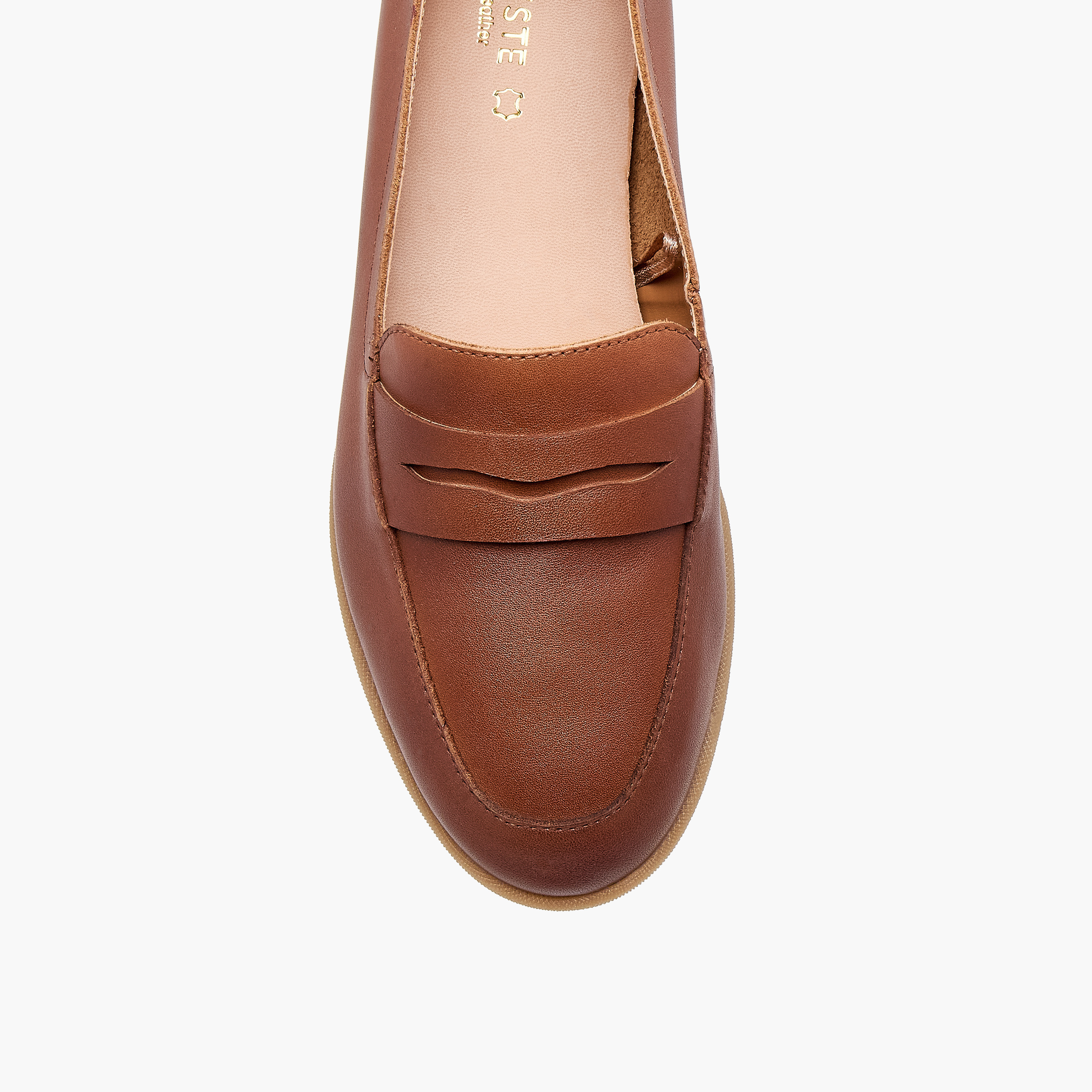 حذاء سهل الارتداء بتفاصيل مفرغة للنساء من سيليست-women-shoes-loafersandmoccasins-image-2