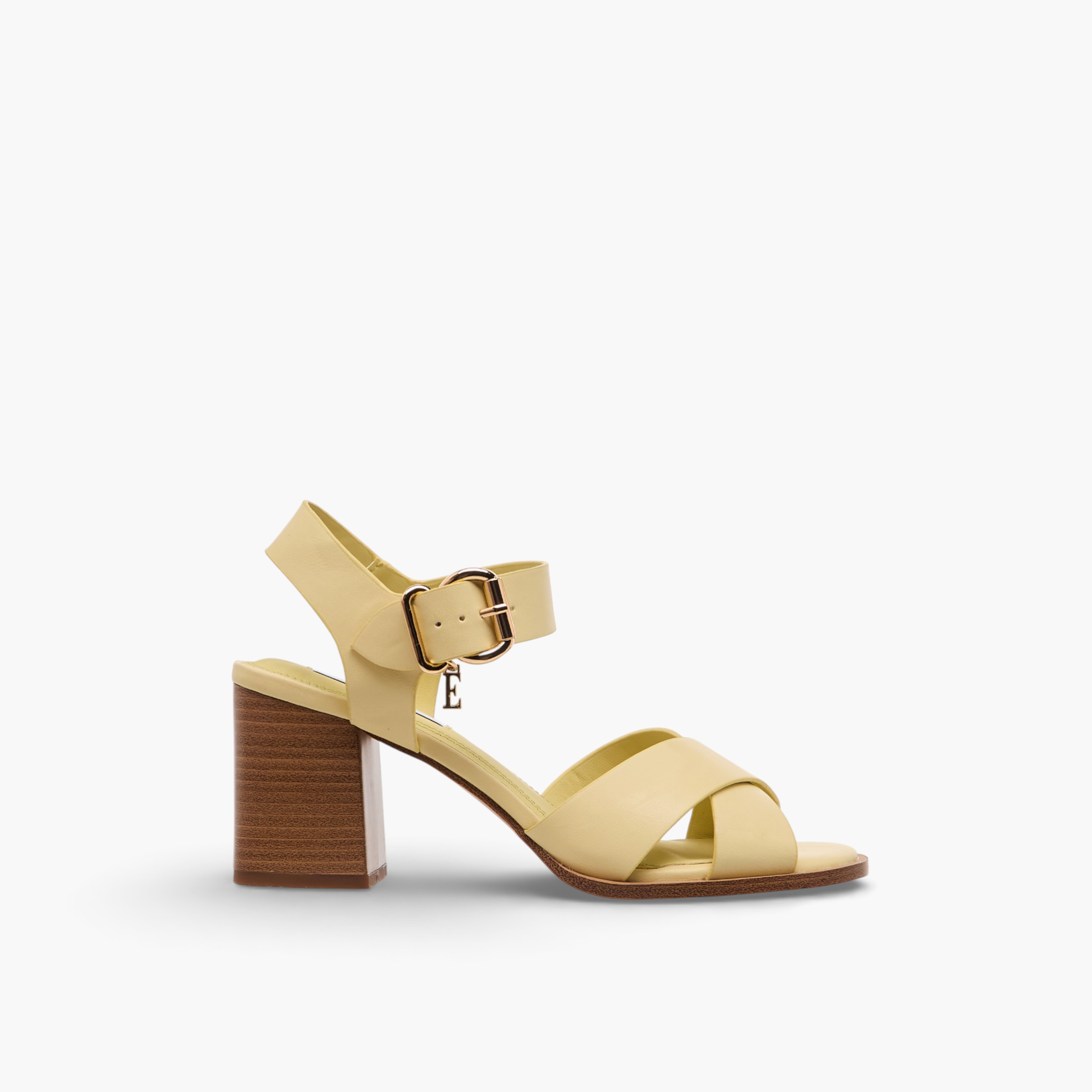 صندل بكعب عريض وحزام متقاطع من إيل-women-shoes-sandals-heeled-image-3