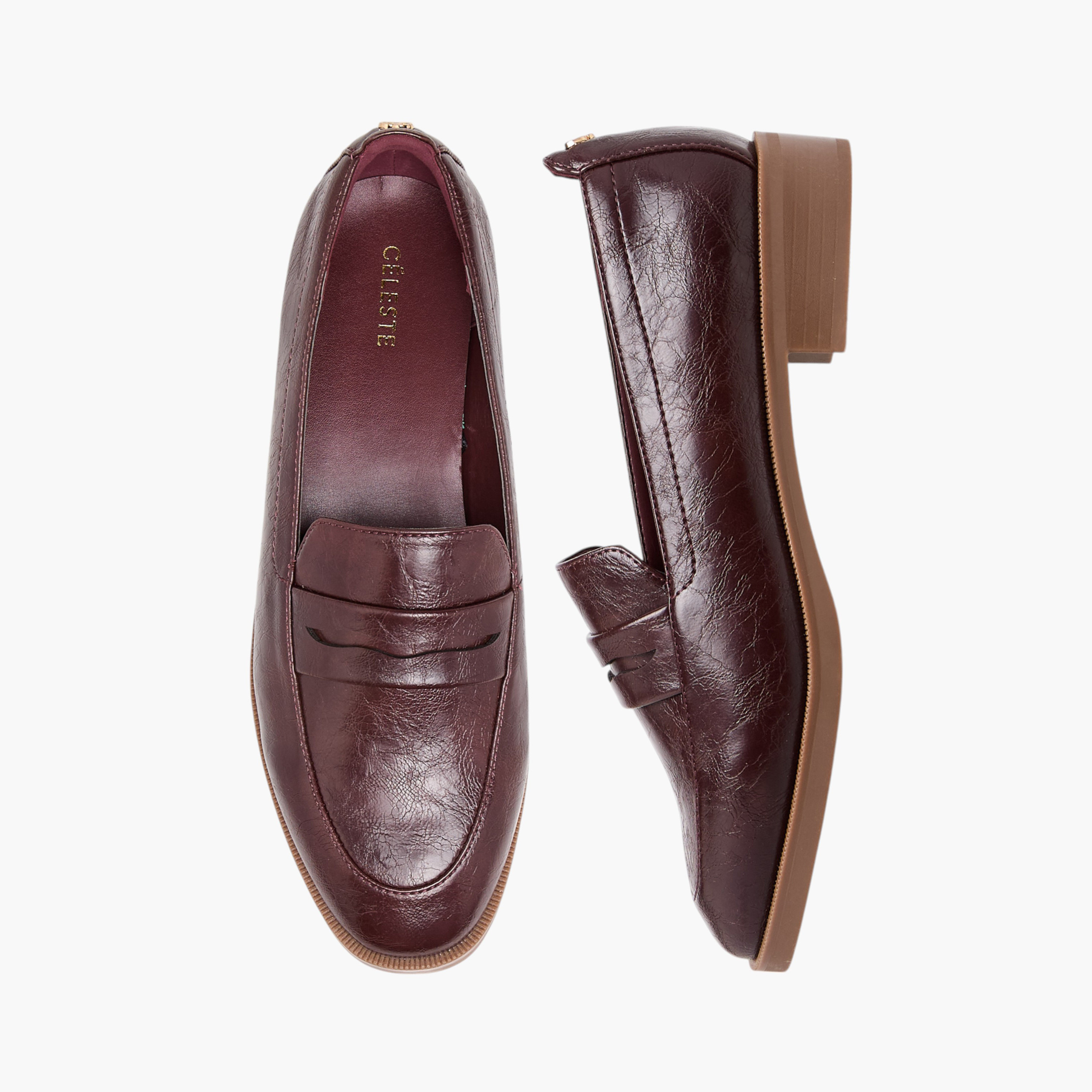 حذاء سهل الارتداء بتفاصيل مفرغة للنساء من سيليست-women-shoes-loafersandmoccasins-image-1