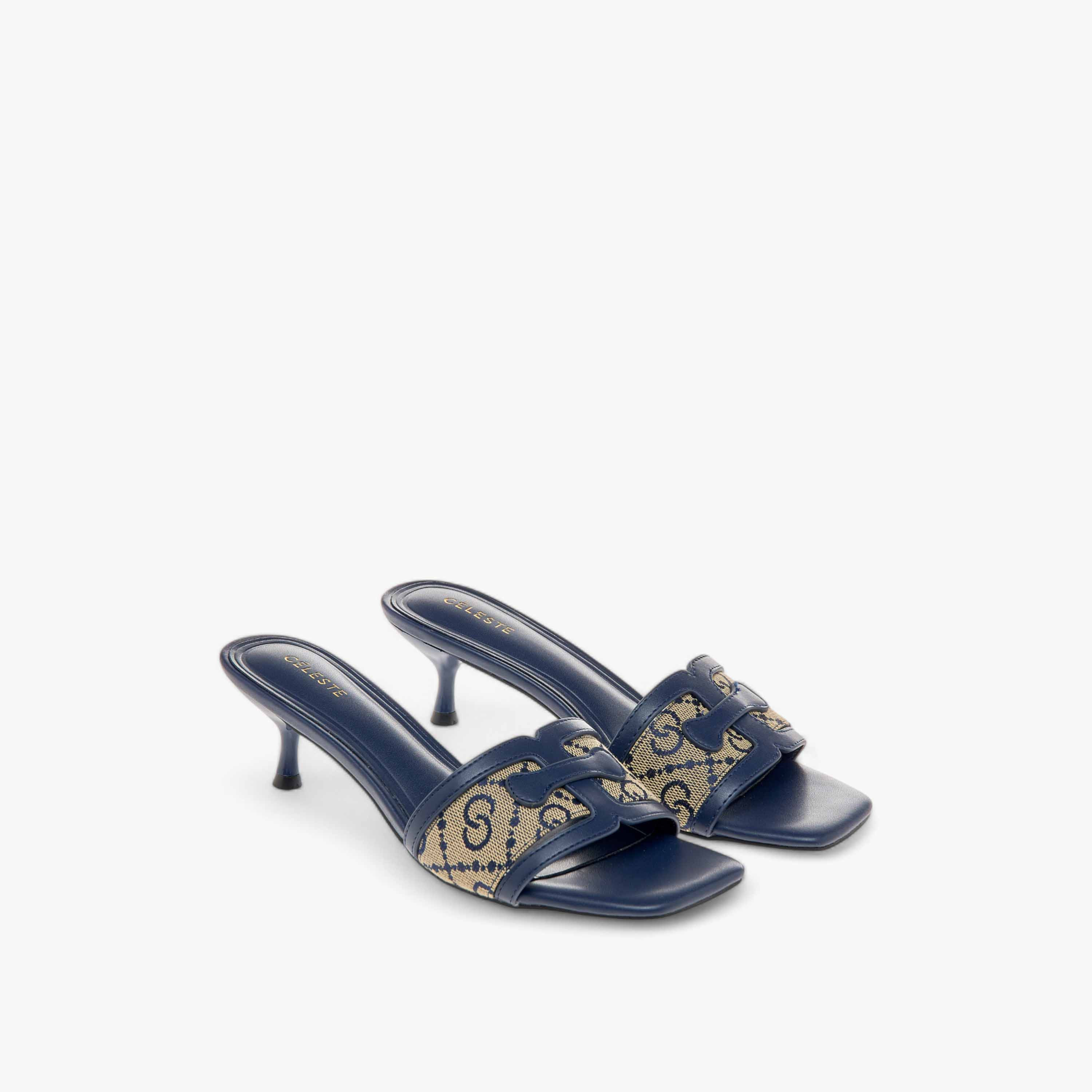 صندل سهل الارتداء بطبعات مونوجرام وبكعب صغير للنساء من سيلست-women-shoes-sandals-heeled-image-1