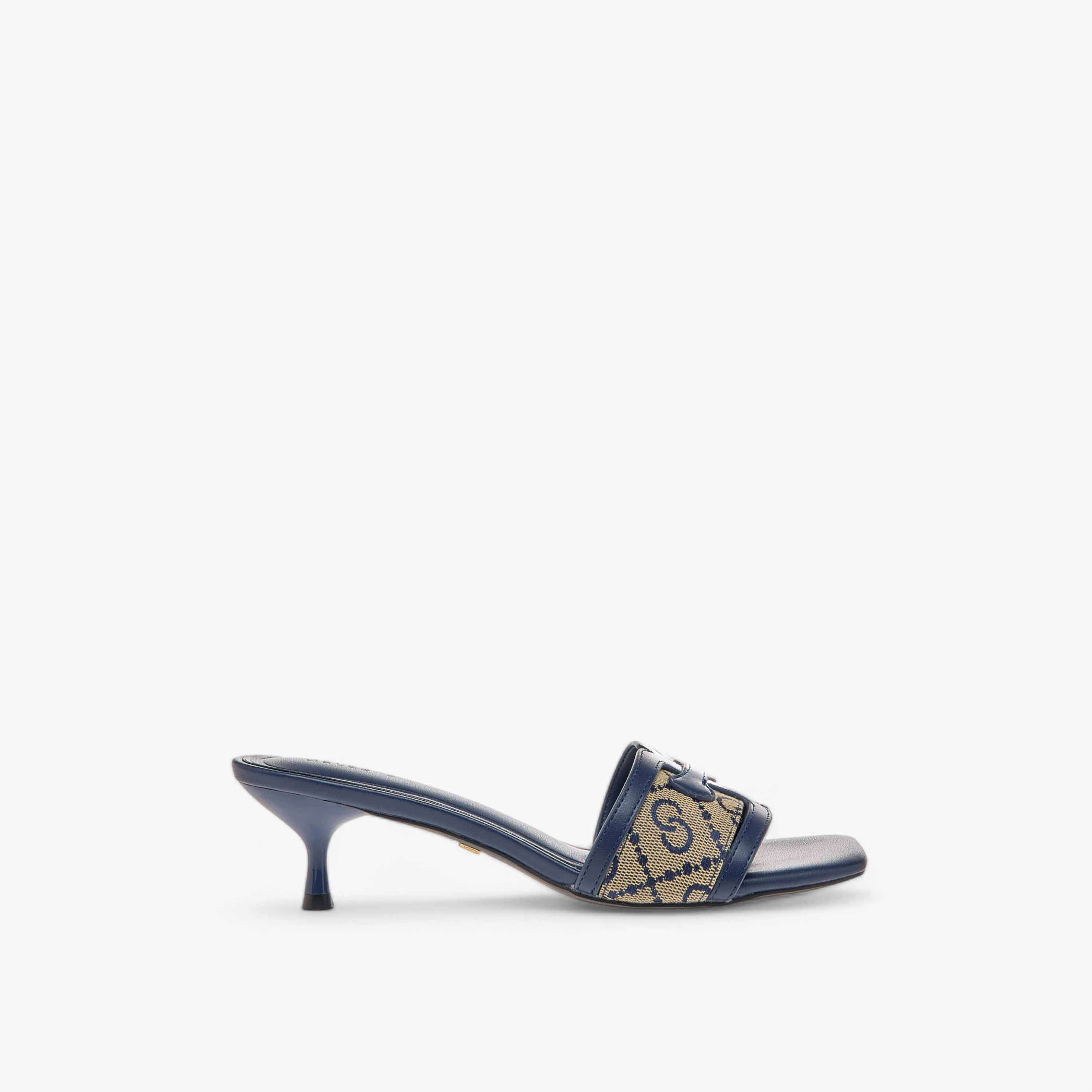 صندل سهل الارتداء بطبعات مونوجرام وبكعب صغير للنساء من سيلست-women-shoes-sandals-heeled-image-3