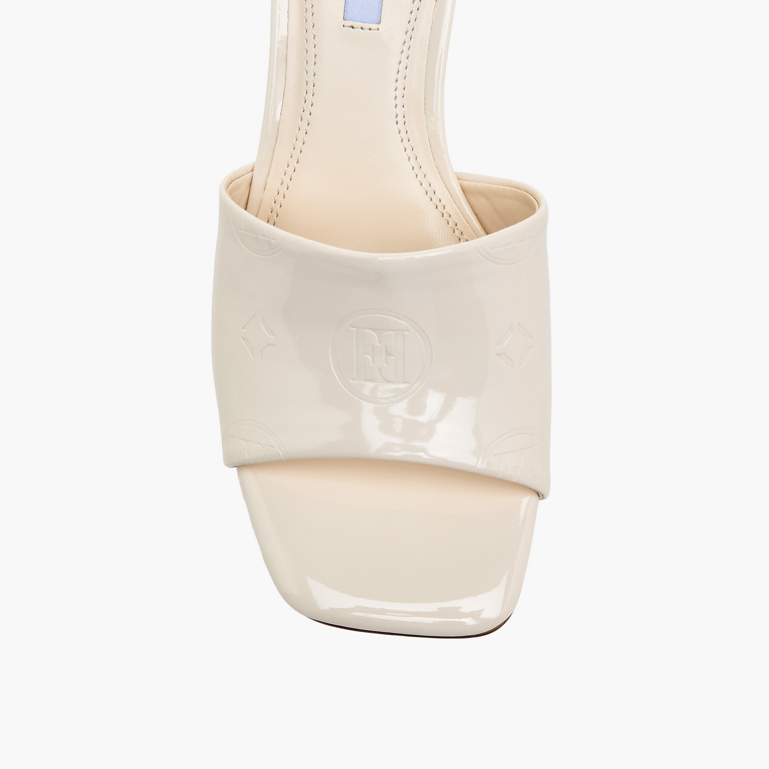 صندل سهل الارتداء بنقوش شعار وكعب صغير-women-shoes-heels-image-4
