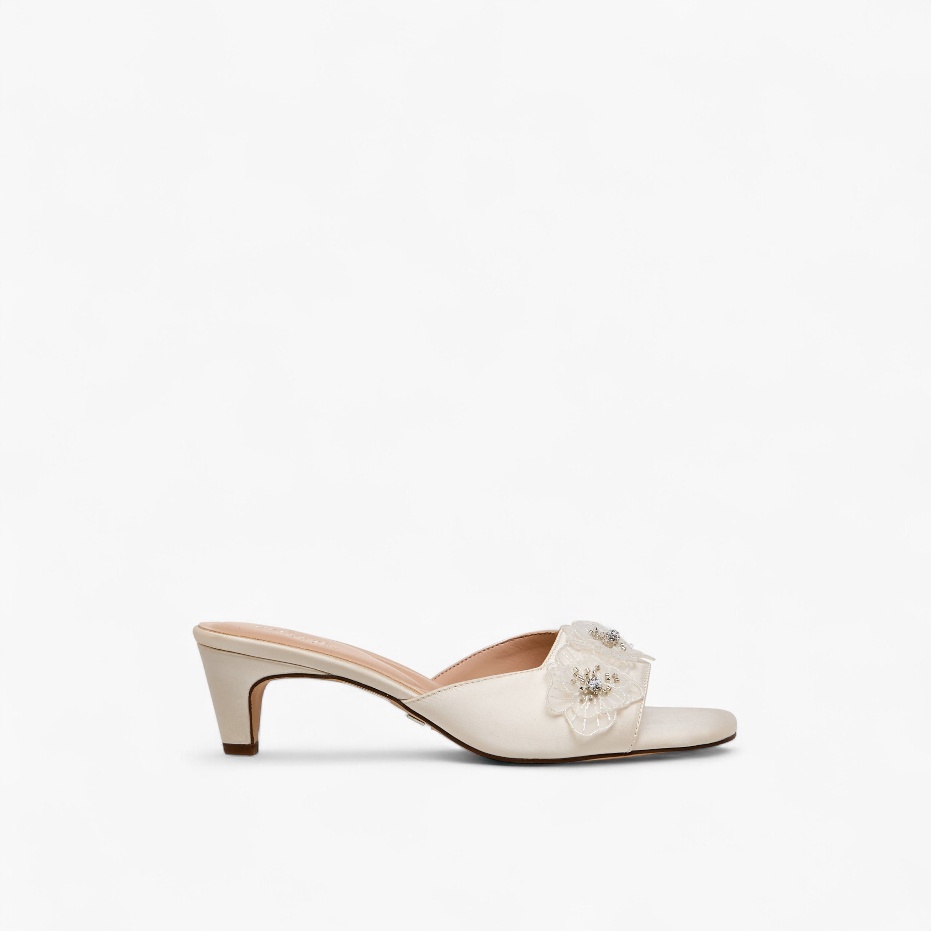 صندل بكعب رفيع للنساء من سيليست-women-shoes-sandals-heeled-image-3
