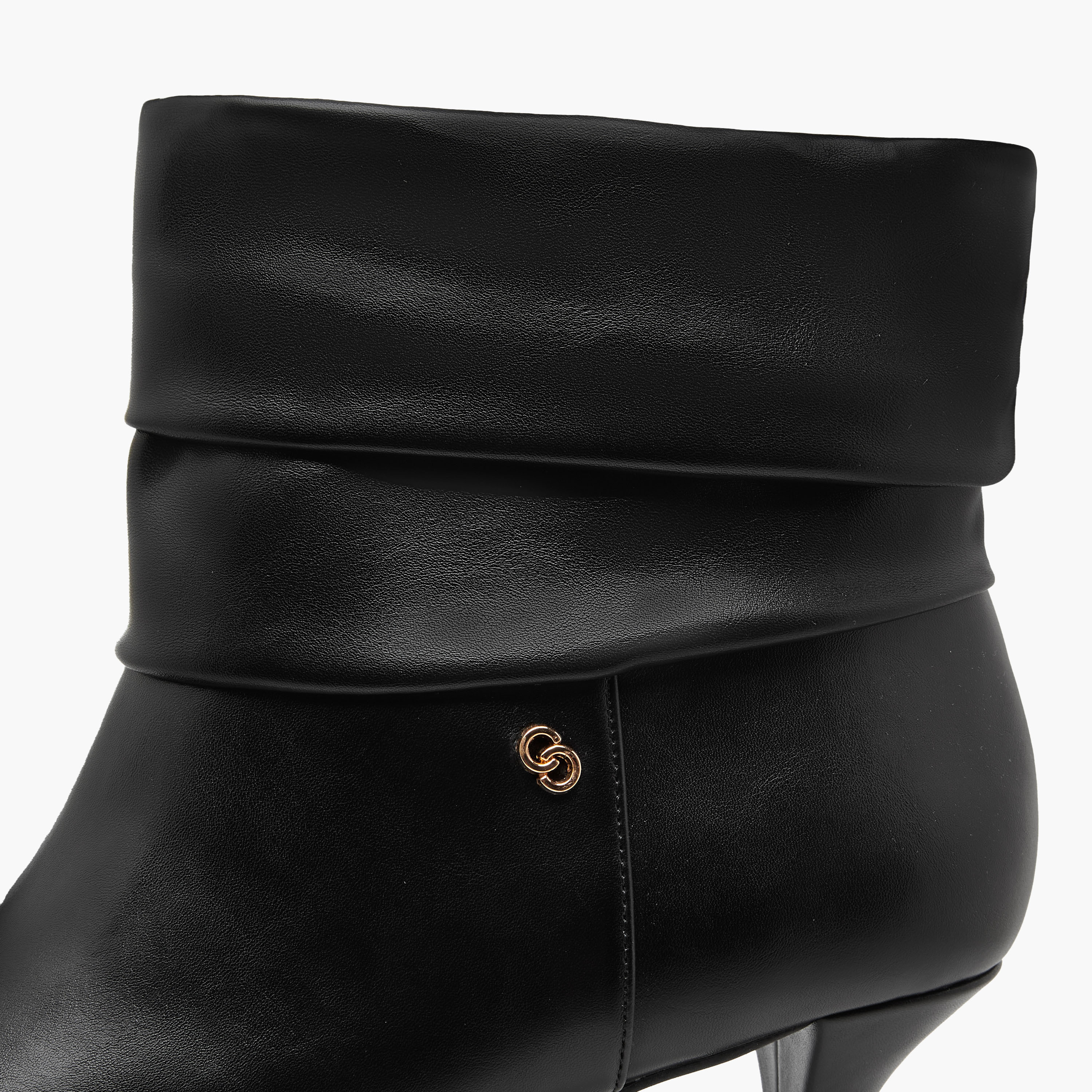 بوت كاحل بتفاصيل ثنيات وكعب صغير للنساء من سيليست-women-shoes-boots-image-5
