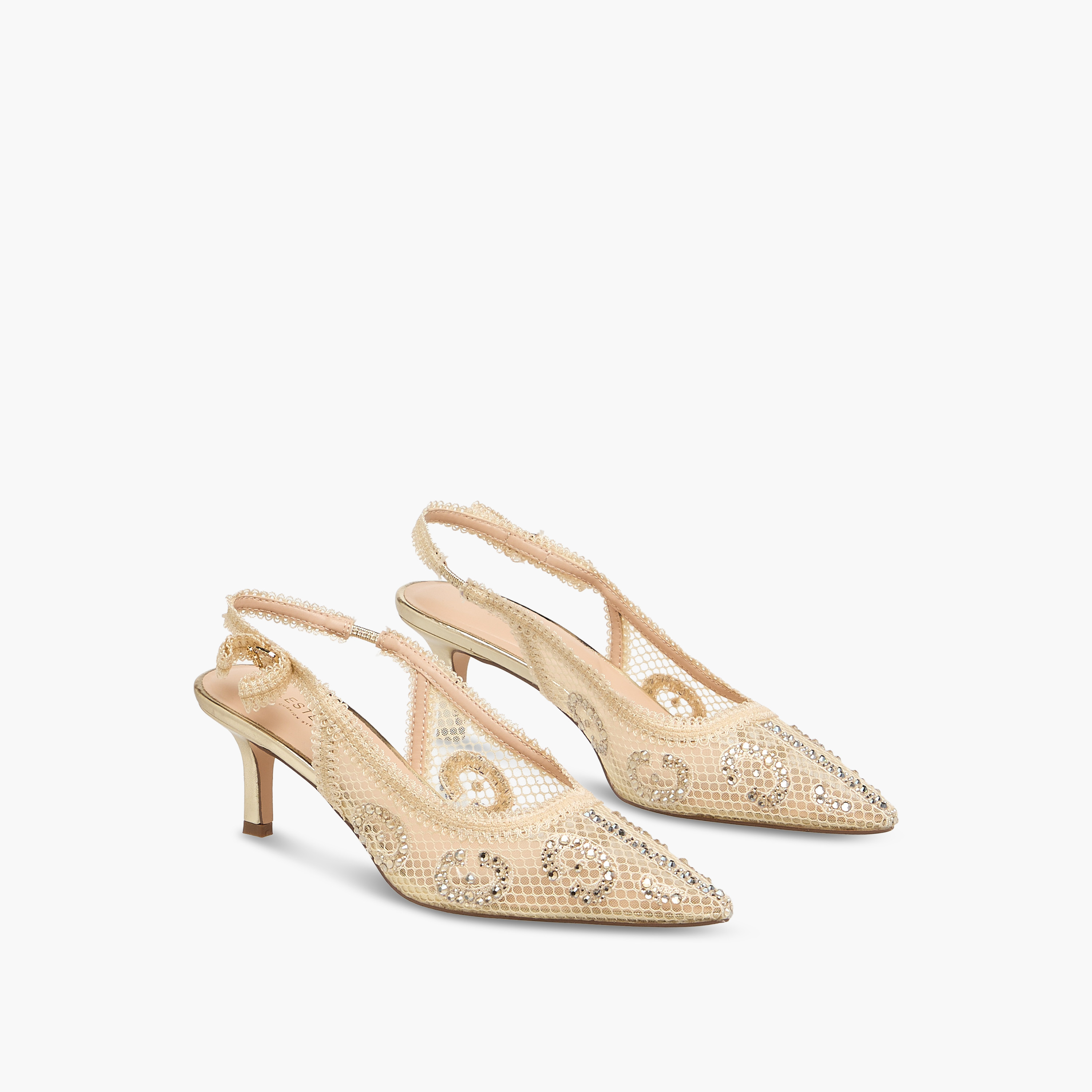 حذاء مزين بكعب صغير وحزام خلفي للنساء من سيليست-women-shoes-heels-image-1
