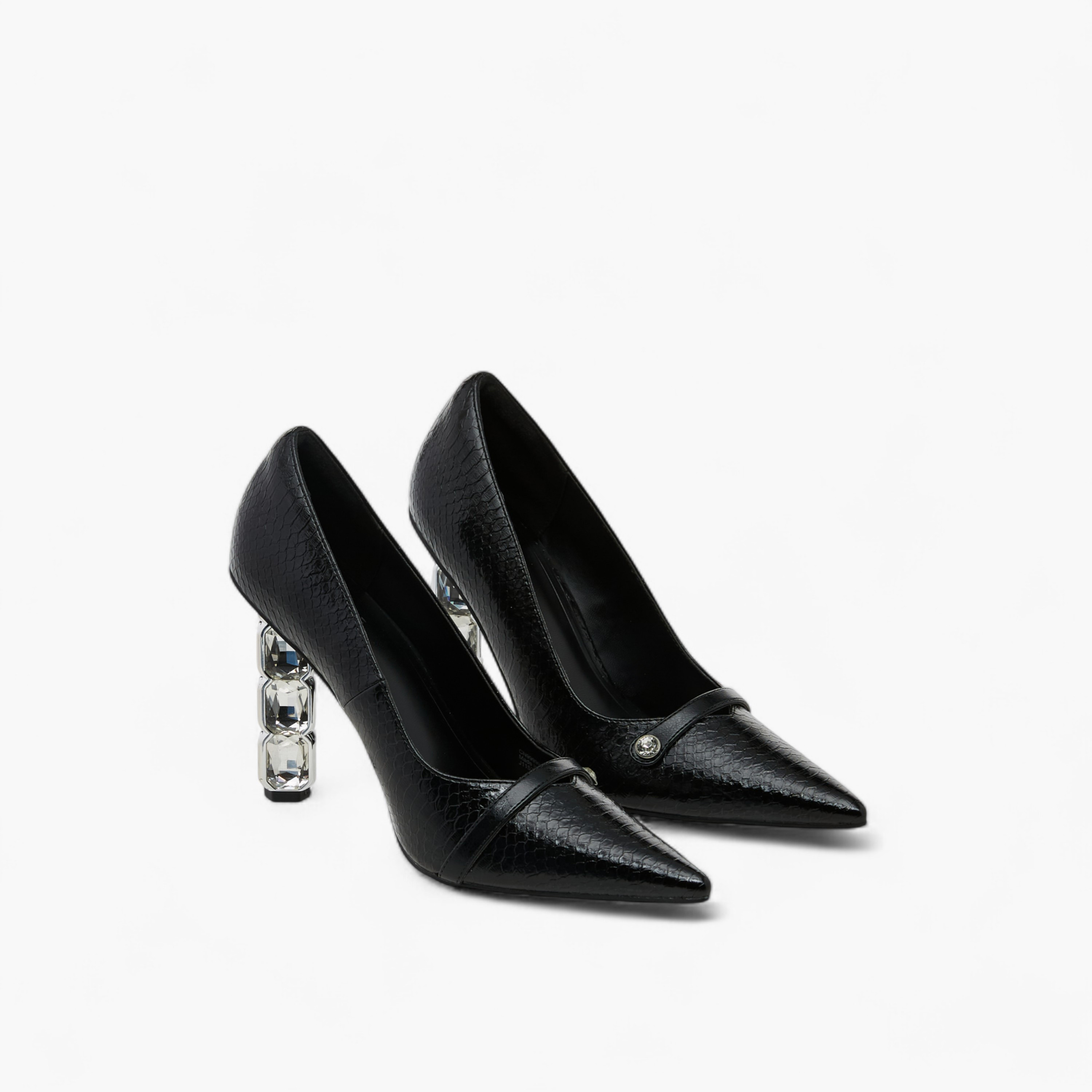 حذاء بومب سهل الارتداء بمقدمة مدببة  وكعب رفيع-women-shoes-heels-image-1
