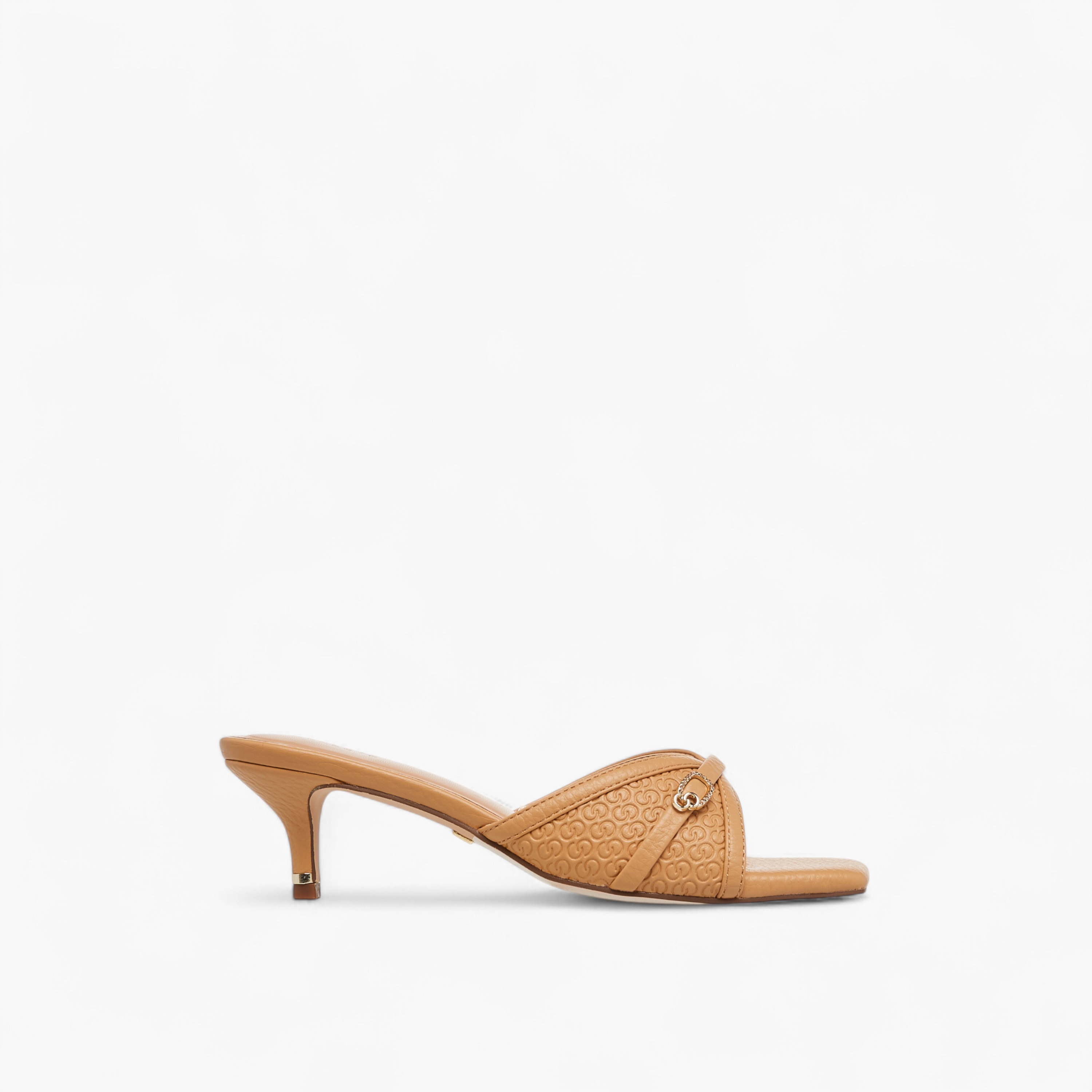 صندل بنقوش مونوجرام سهل الارتداء بكعب صغير للنساء من سيليست-women-shoes-sandals-heeled-image-3