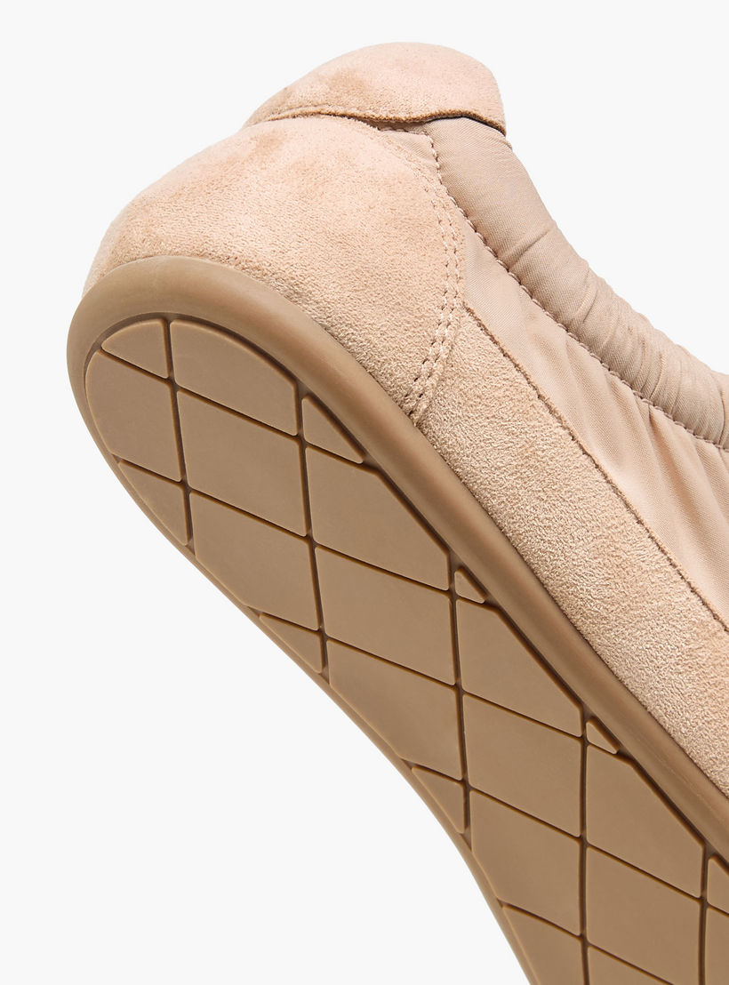 حذاء سنيكرز بتفاصيل بوم بوم للنساء من سيليست-women-shoes-sneakers-image-5