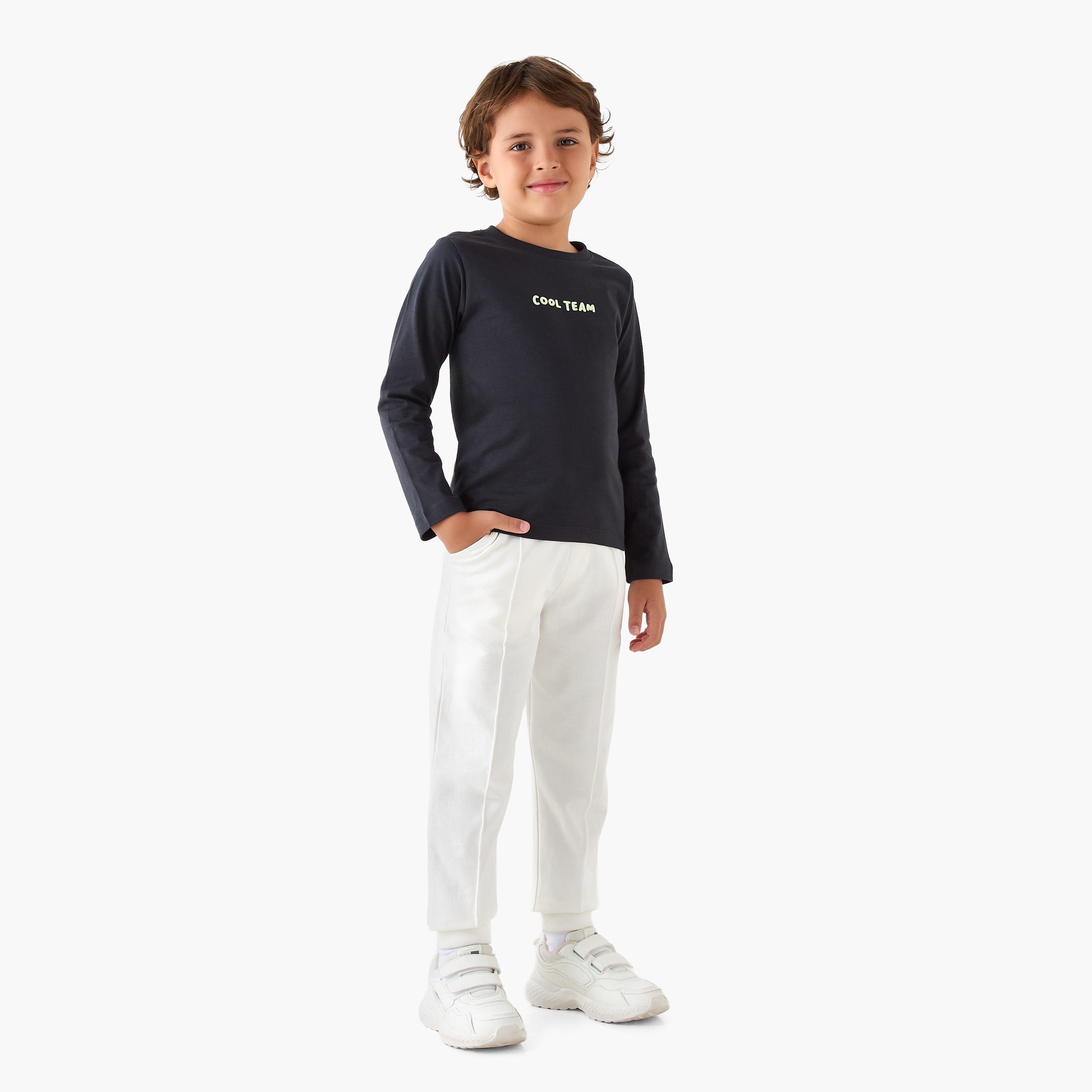 تيشيرت بأكمام طويلة وياقة مستديرة للأولاد بطبعات تايبوجرافيك - قطن من جونيورز-boys-clothing-tshirtsandpolos-image-4