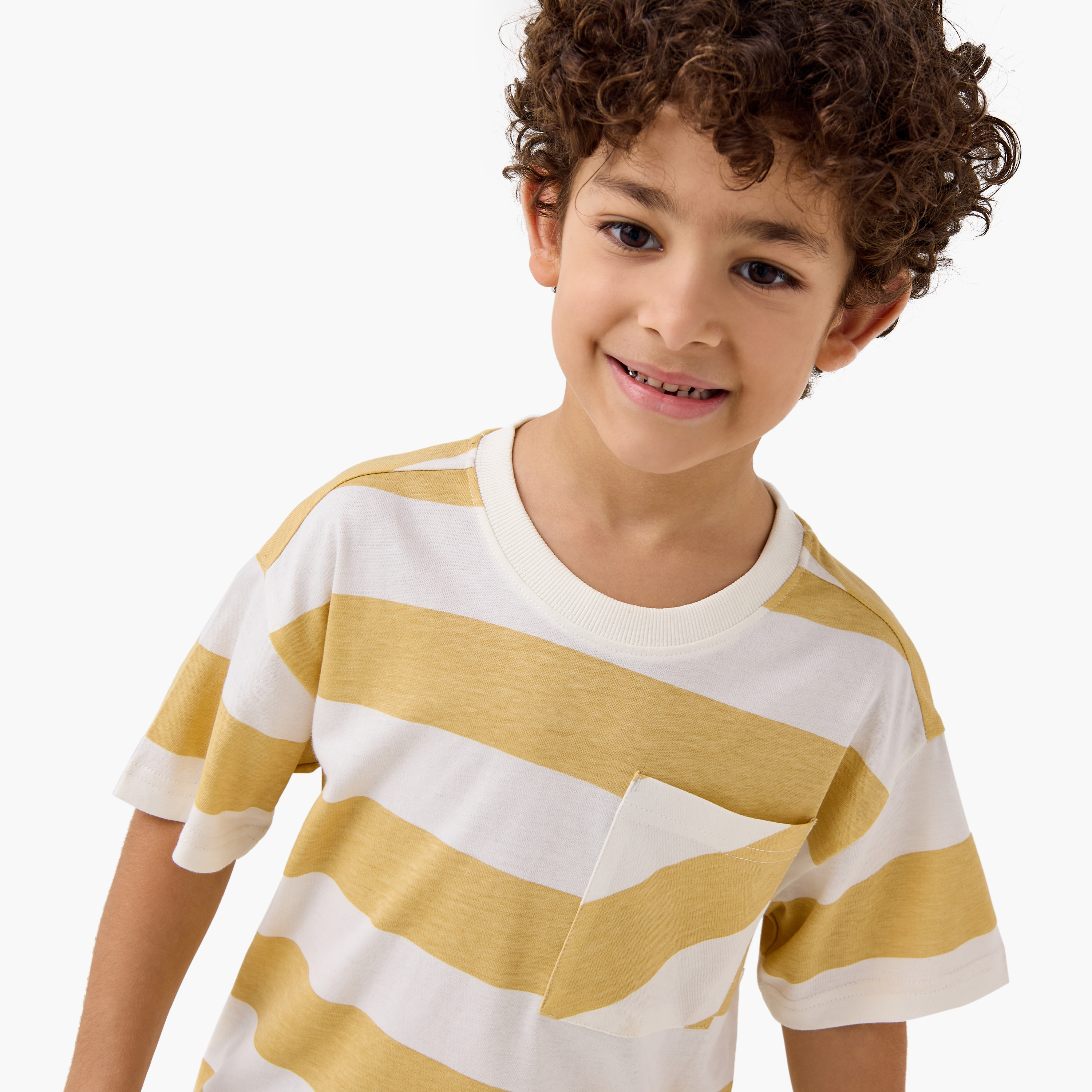 تيشيرت مخطط بأكمام قصيرة وجيب من جونيورز-boys-clothing-tshirtsandpolos-image-2