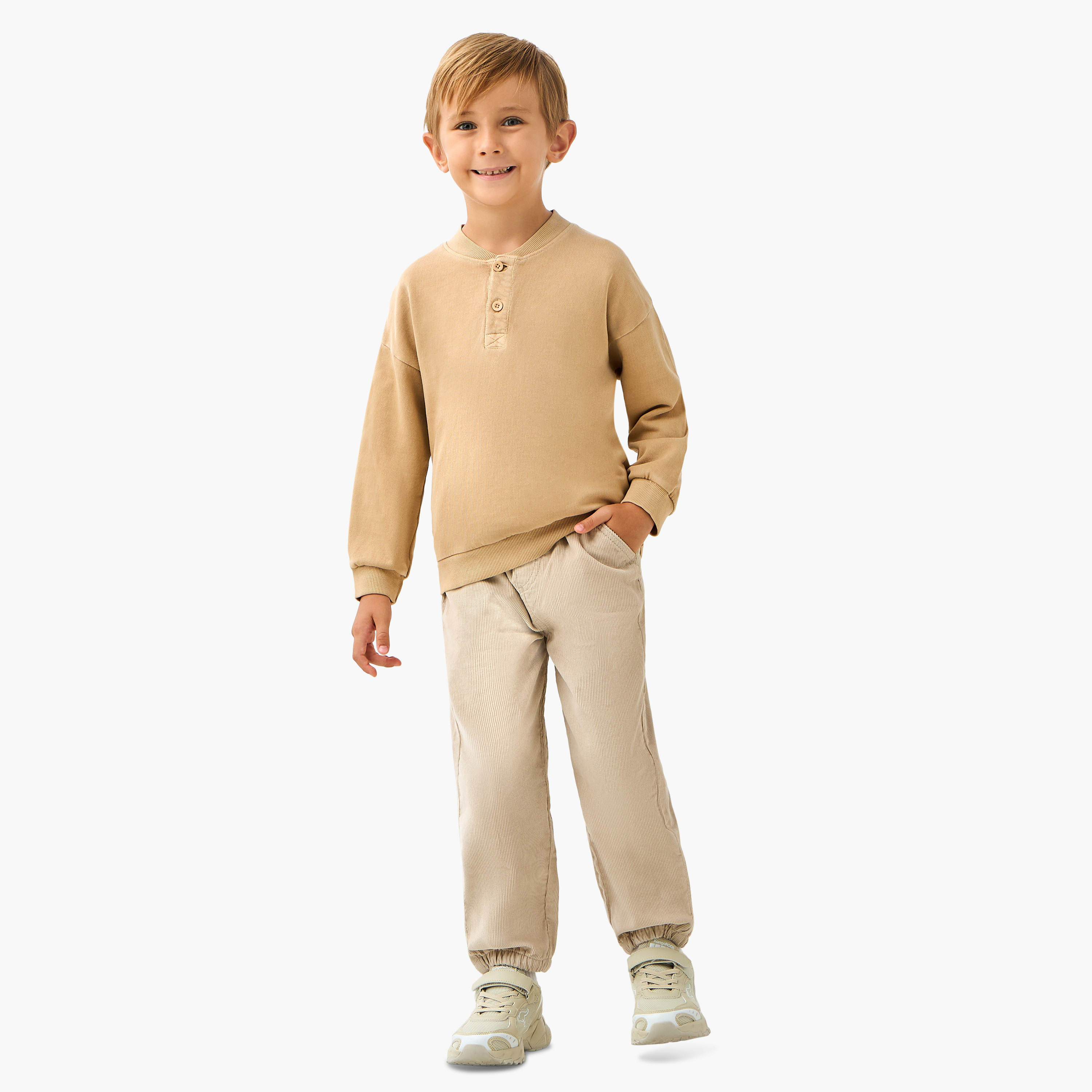 سويت شيرت أولادي بأكمام طويلة وياقة هينلي وأزرار إغلاق من جونيورز-boys-clothing-sweatshirts-image-4