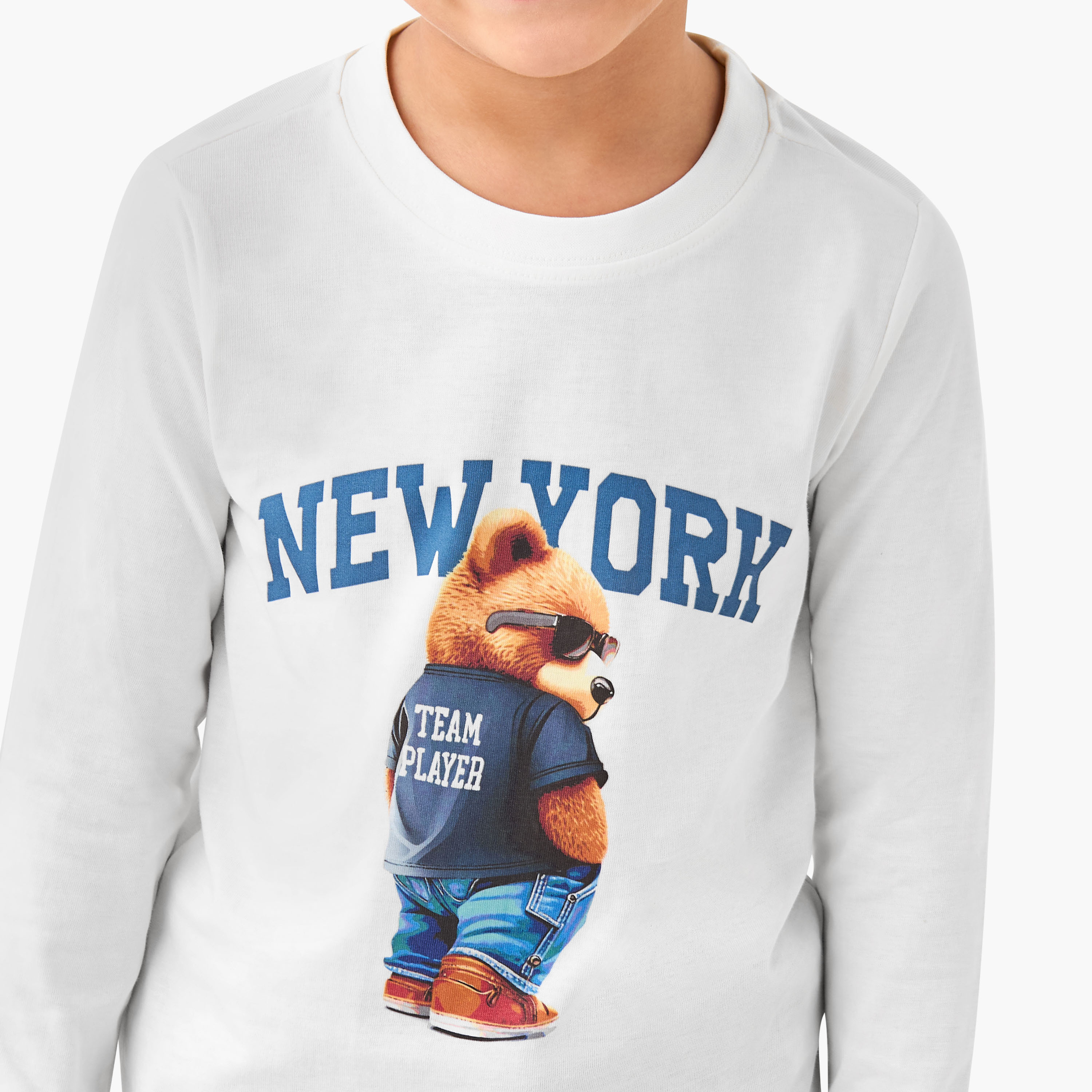 تيشيرت قطن بياقة ضيقة وأكمام طويلة وطبعات جرافيك للأولاد من جونيورز-boys-clothing-tshirtsandpolos-image-4