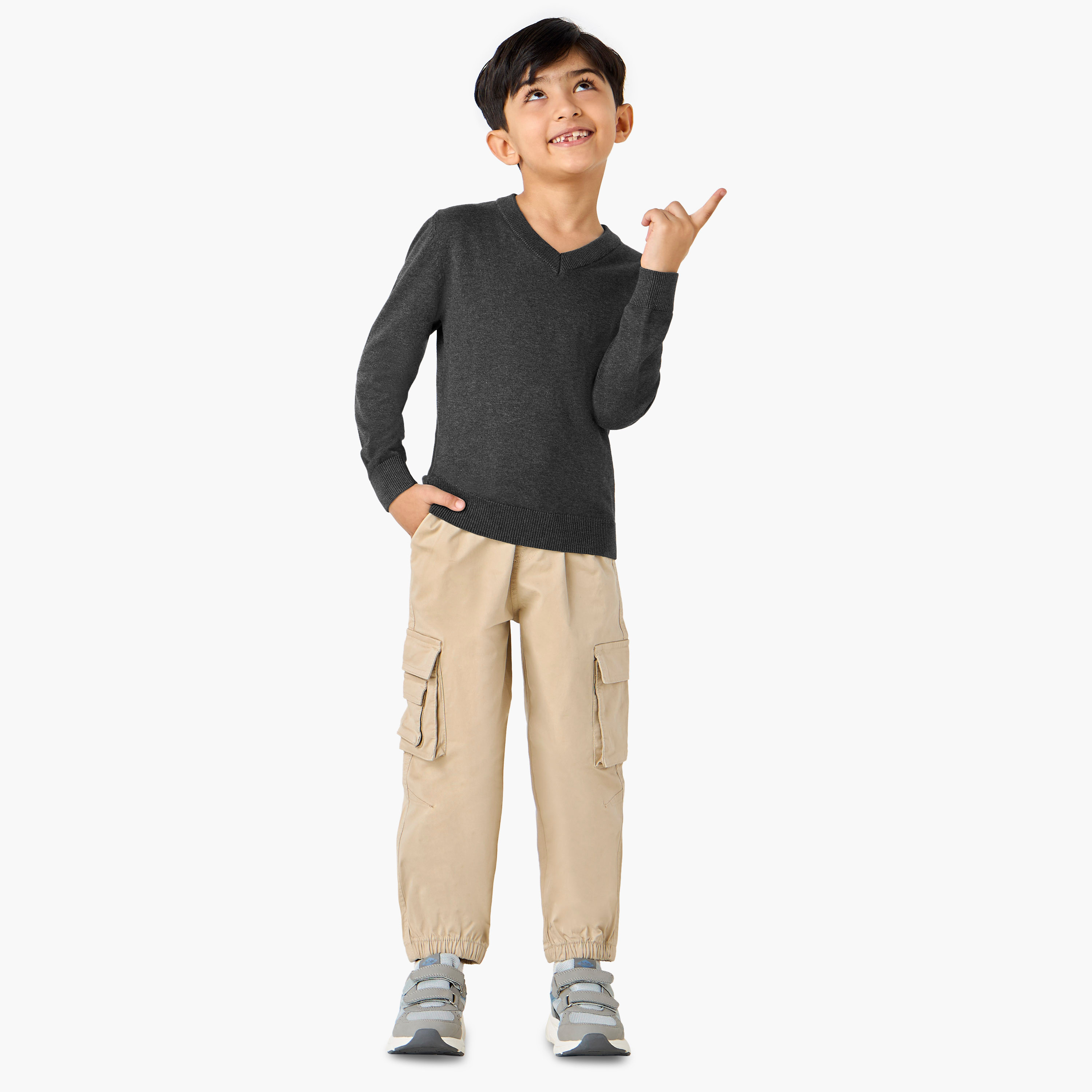 بنطلون كارجو سادة بجيوب من جونيورز-boys-clothing-bottoms-trousers-image-4