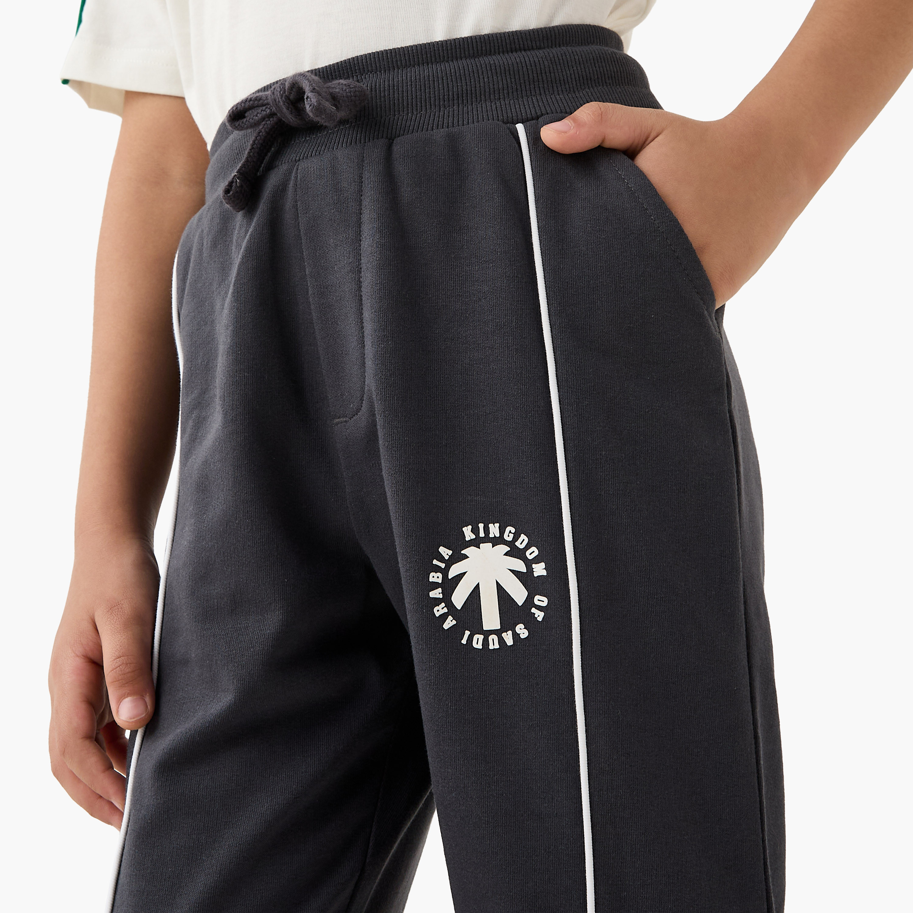 Juniors KSA National Day Print Joggers with Drawstring Closure-boys-clothing-bottoms-joggersandtrackpants-image-4