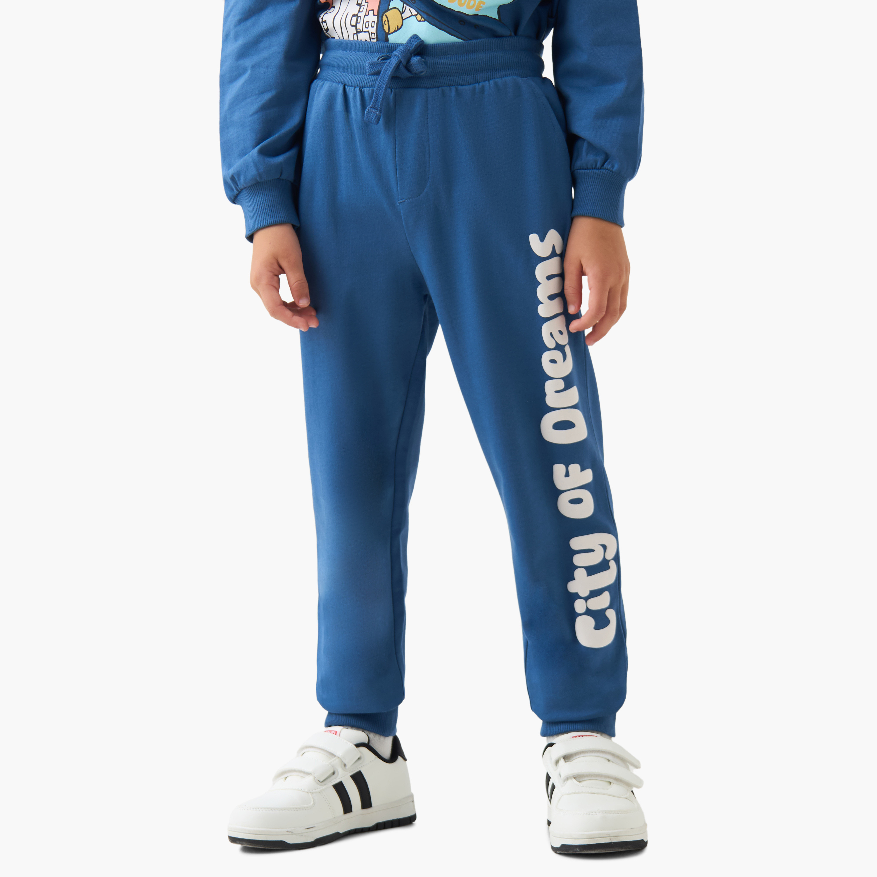بنطلون رياضي قطن بخصر مطاطي ورباط وطبعات للأولاد من جونيورز-boys-clothing-bottoms-joggersandtrackpants-image-5