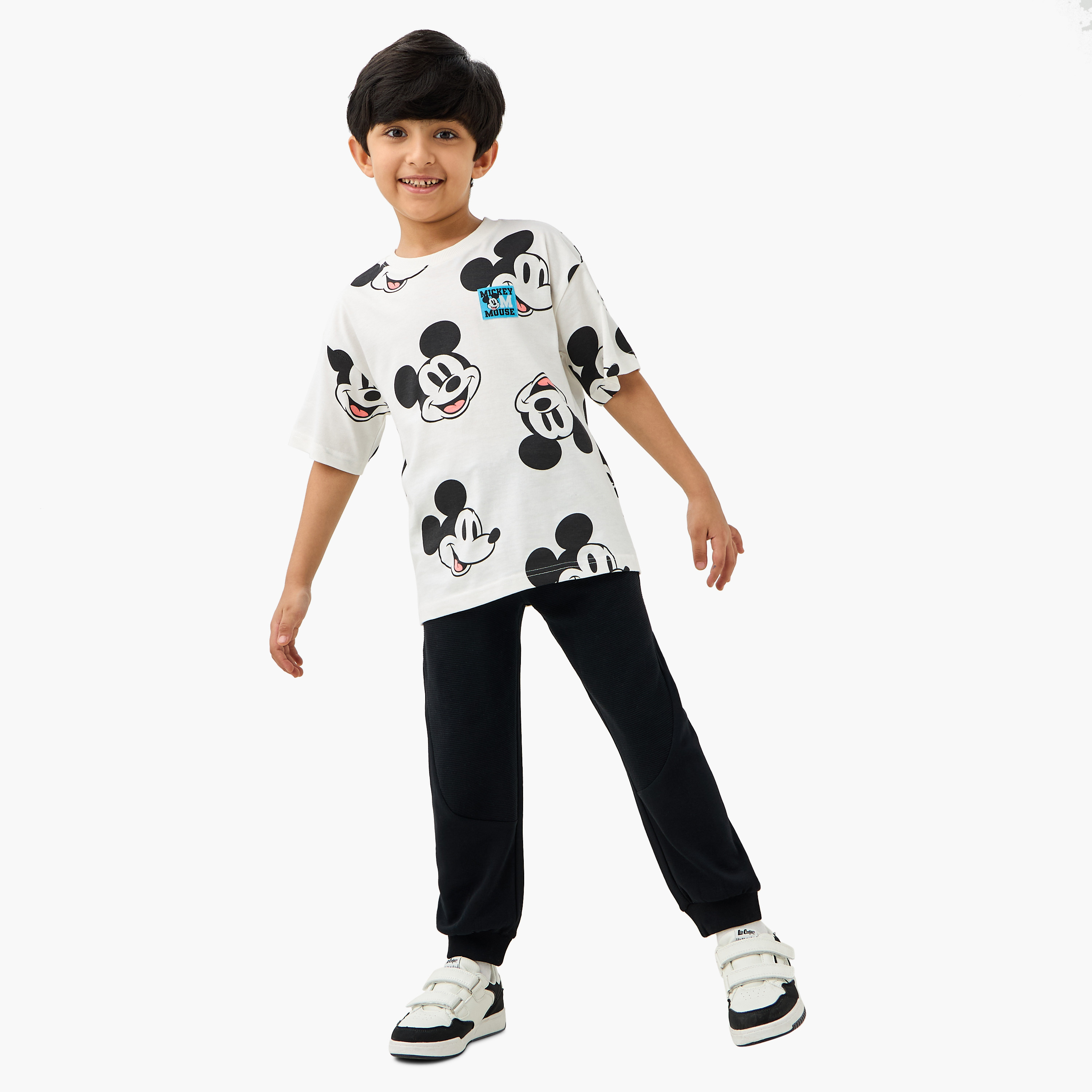 Juniors Textured Joggers with Drawstring Closure and Pockets-boys-clothing-bottoms-joggersandtrackpants-image-2