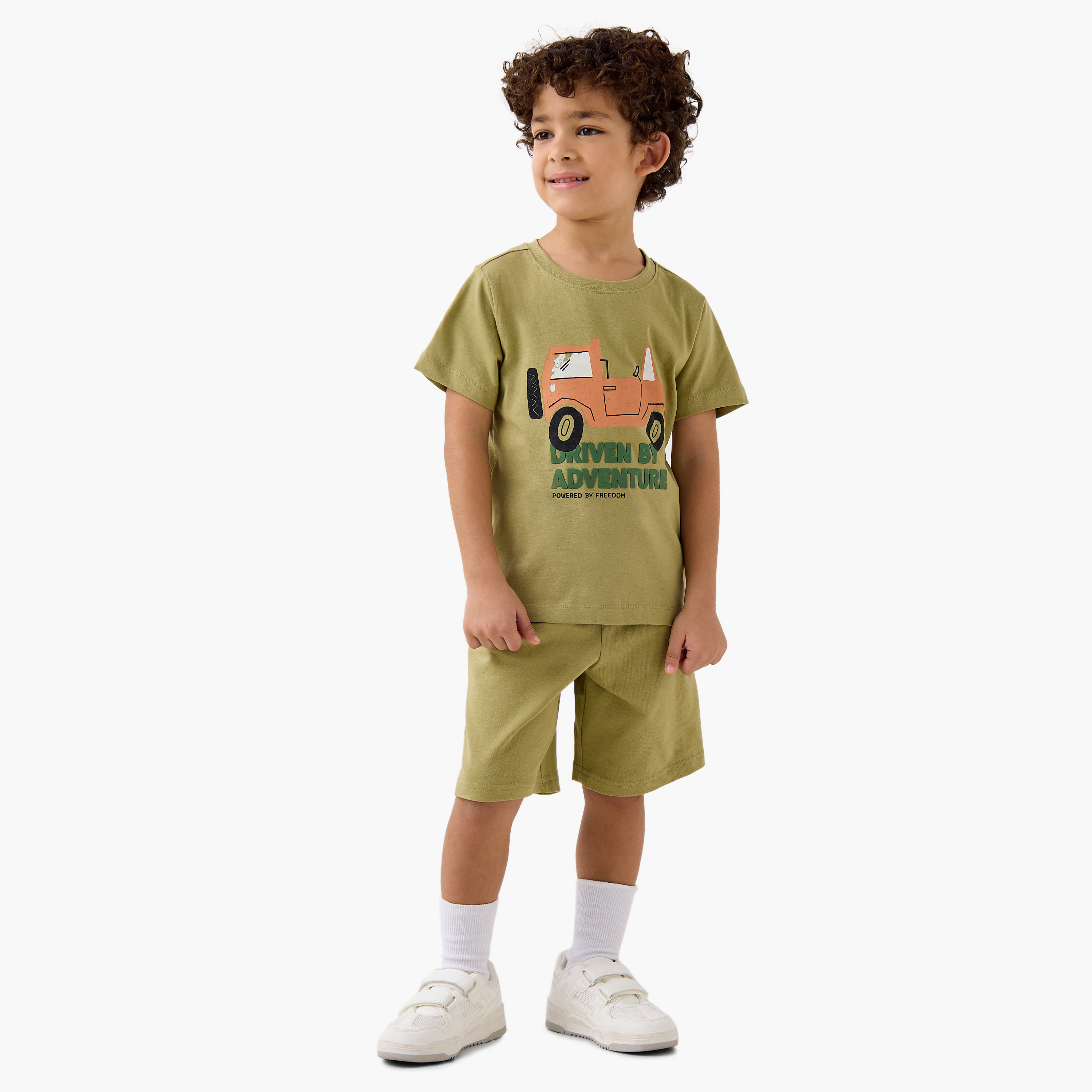 طقم شورت وتيشيرت بطبعات 3 قطع من جونيورز.-boys-clothing-setsandcoords-image-3