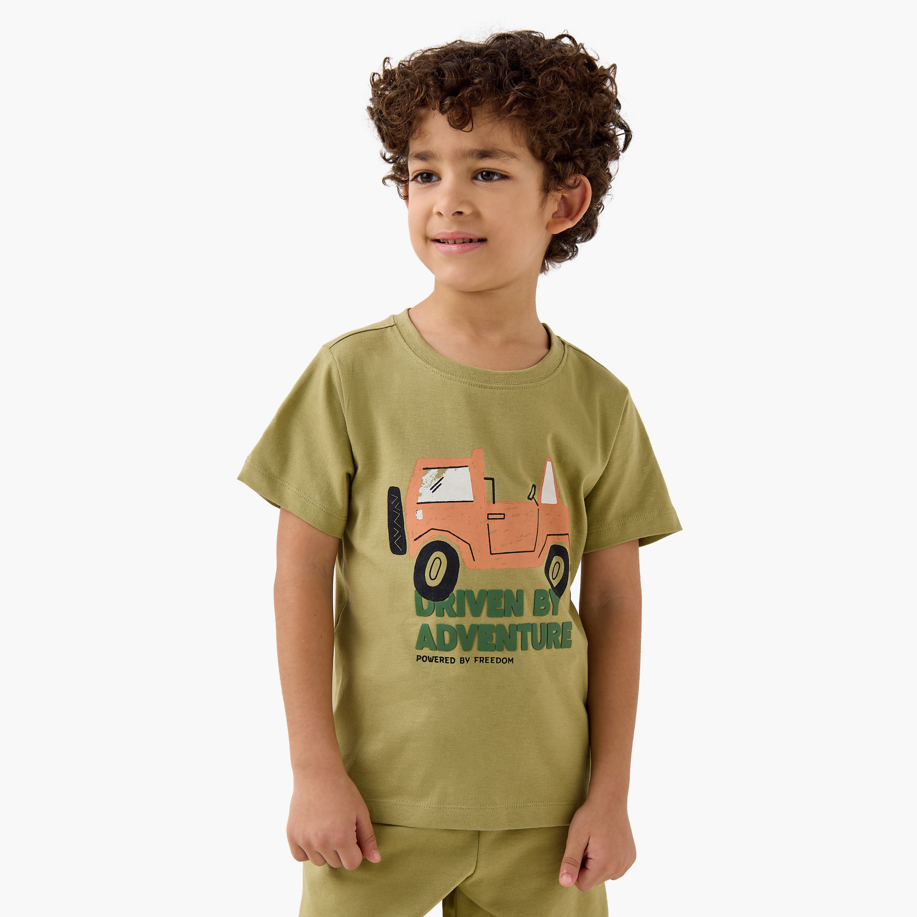طقم شورت وتيشيرت بطبعات 3 قطع من جونيورز.-boys-clothing-setsandcoords-image-4