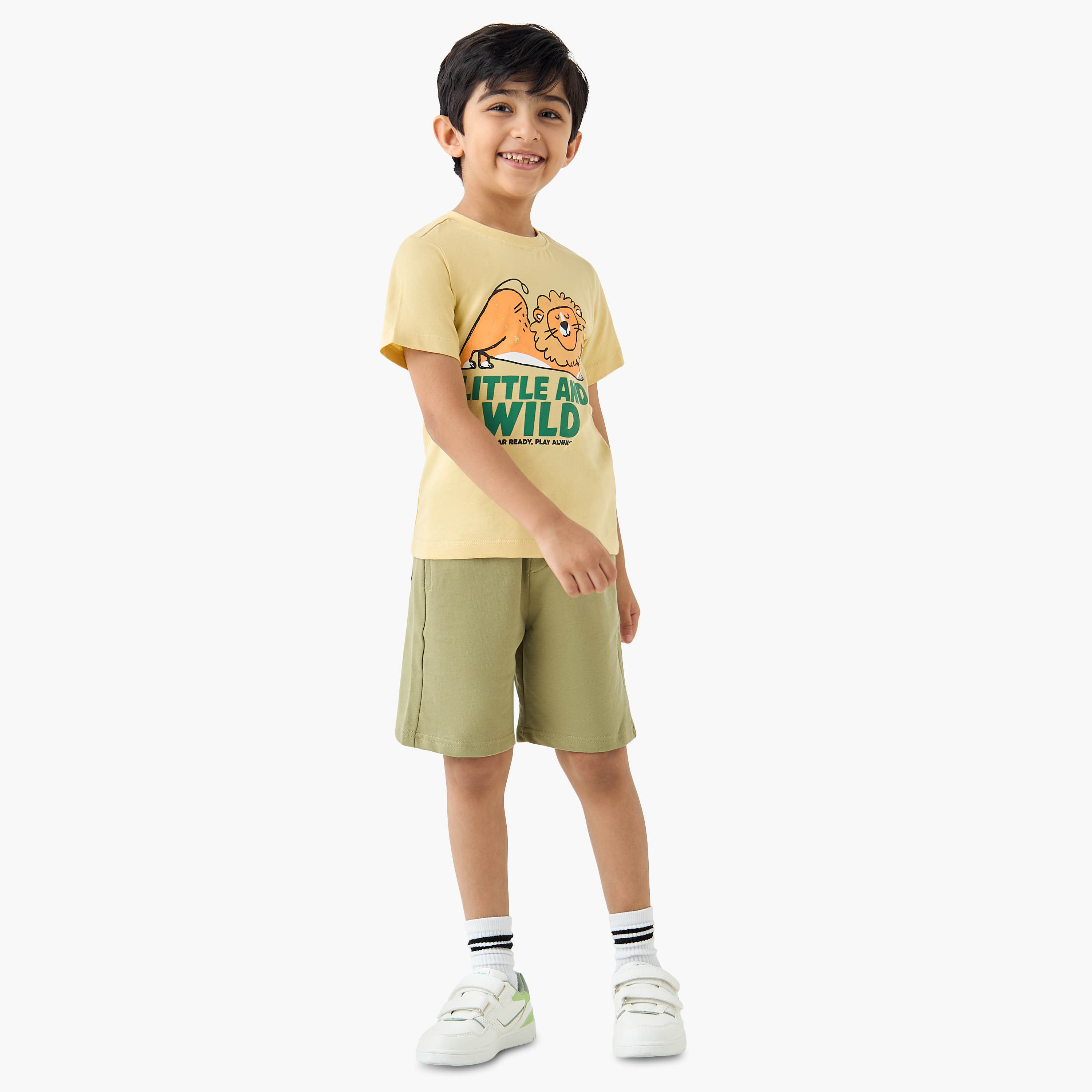 طقم تيشيرت وشورت 3 قطع بطبعات من جونيورز-boys-clothing-setsandcoords-image-8