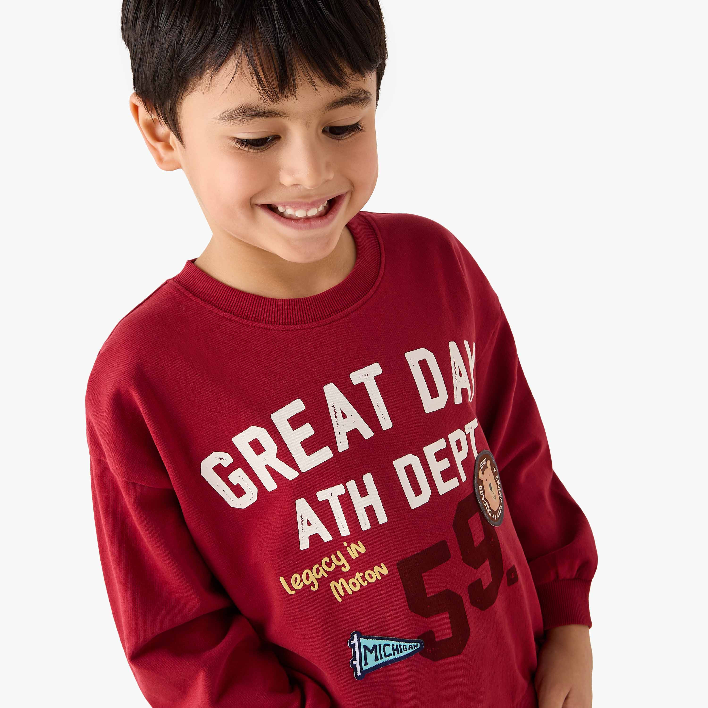 طقم سويت شيرت بأكمام طويلة بطبعات وبنطلون رياضي من جونيورز-boys-clothing-setsandcoords-image-5