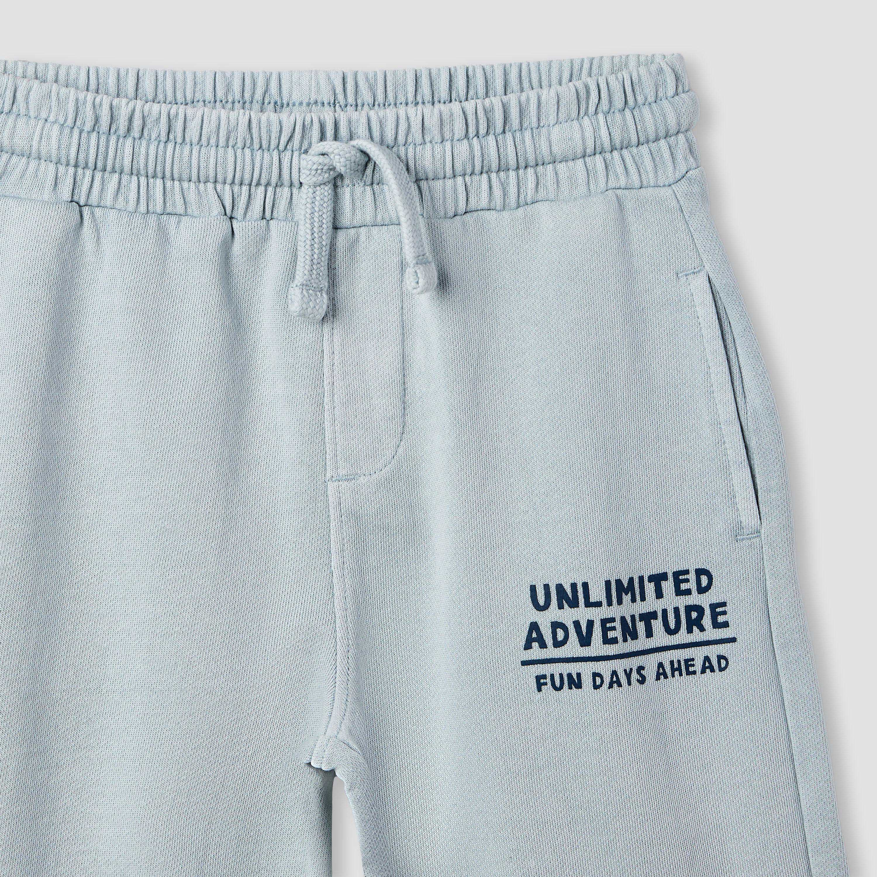 طقم سويت شيرت وبنطلون رياضي للأولاد بطبعات نصية - بوليستر - بأكمام طويلة وياقة من جونيورز-baby-boys-clothing-setsandcoords-image-2