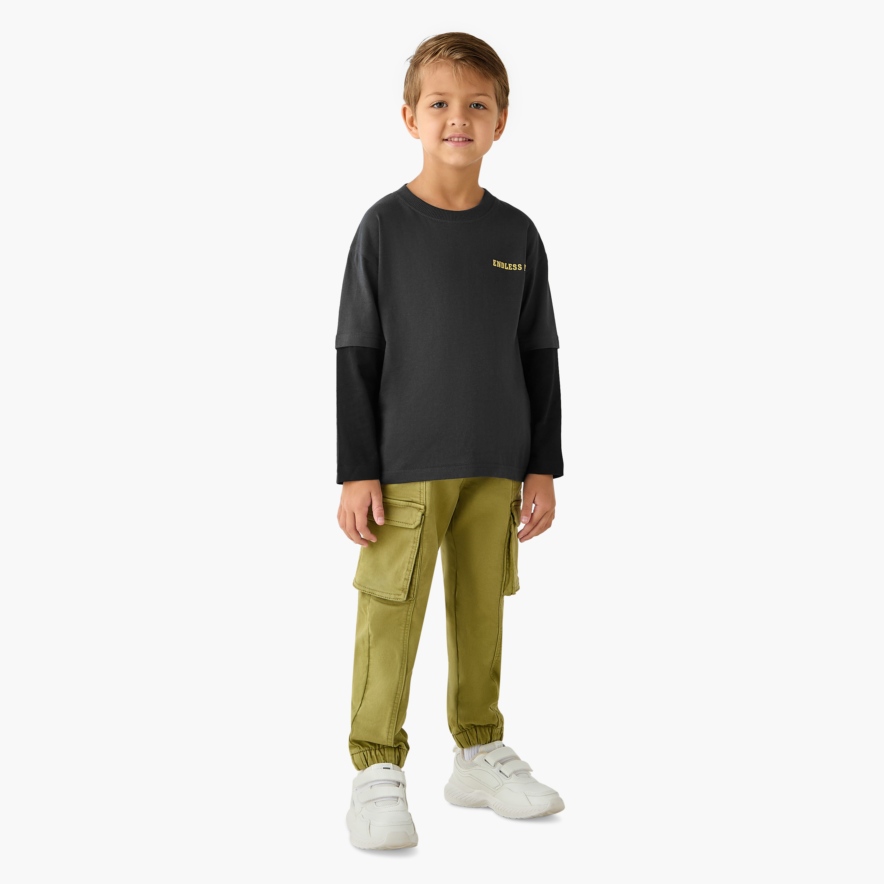 بنطلون جينز بجيوب كارجو وخصر مطاطي وقصة عادية للأولاد من جونيورز-baby-boys-clothing-bottoms-jeans-image-4