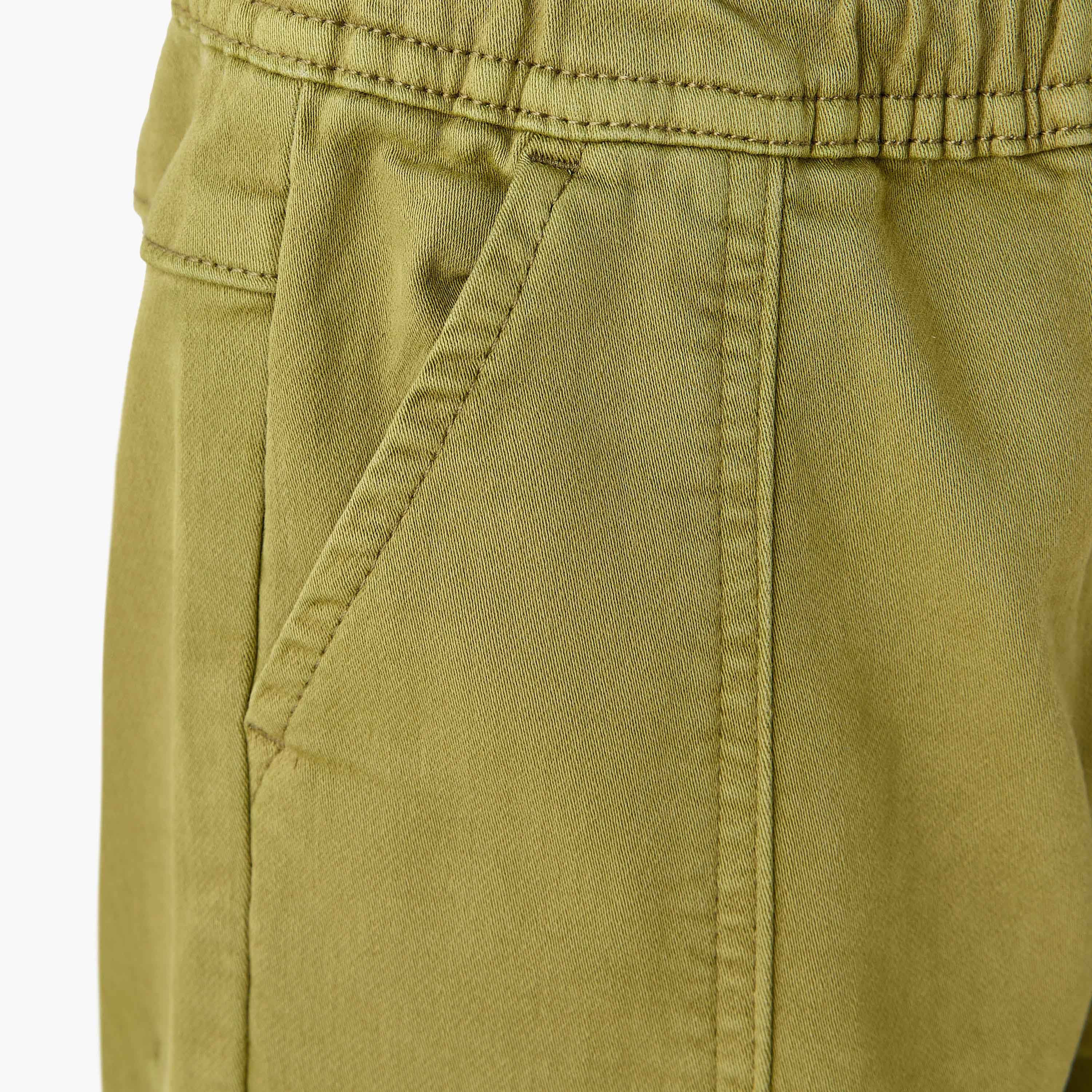 بنطلون جينز بجيوب كارجو وخصر مطاطي وقصة عادية للأولاد من جونيورز-baby-boys-clothing-bottoms-jeans-image-1