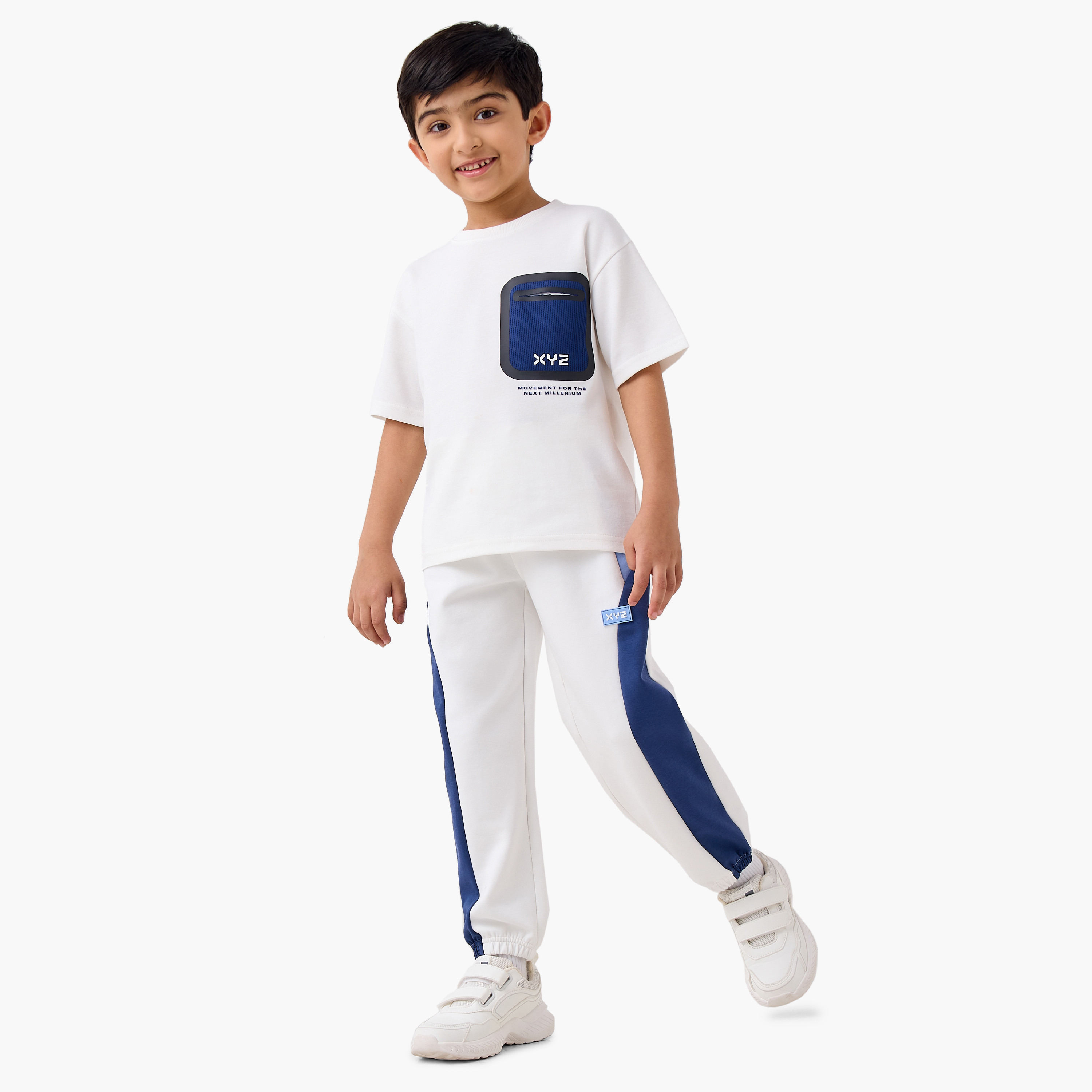 تيشيرت سادة بأكمام قصيرة وجيب من إكس واي زد-boys-clothing-sportswear-tops-image-4