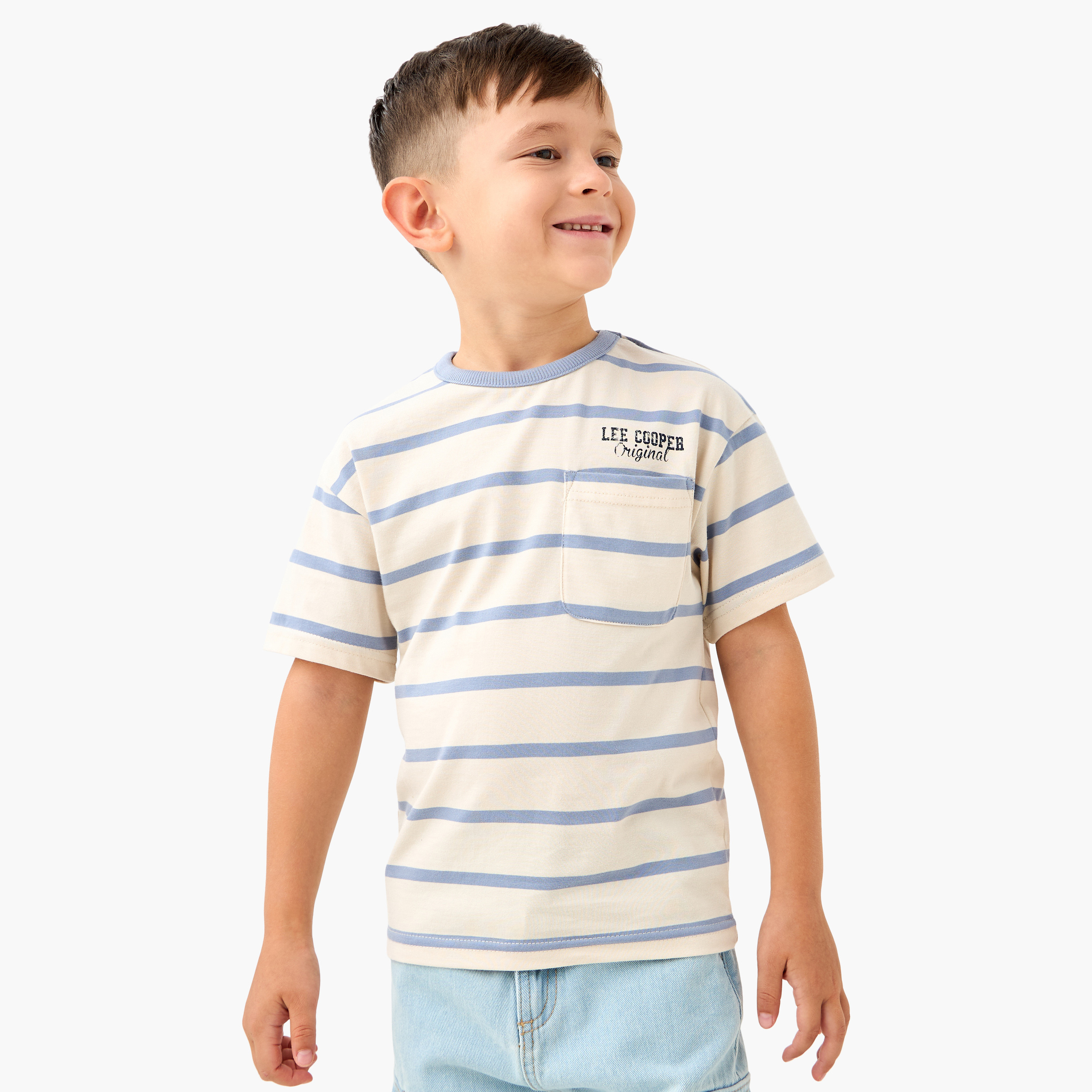تيشيرت مخطط بأكمام قصيرة وجيب على الصدر من لي كوبر-boys-clothing-tshirtsandpolos-image-1