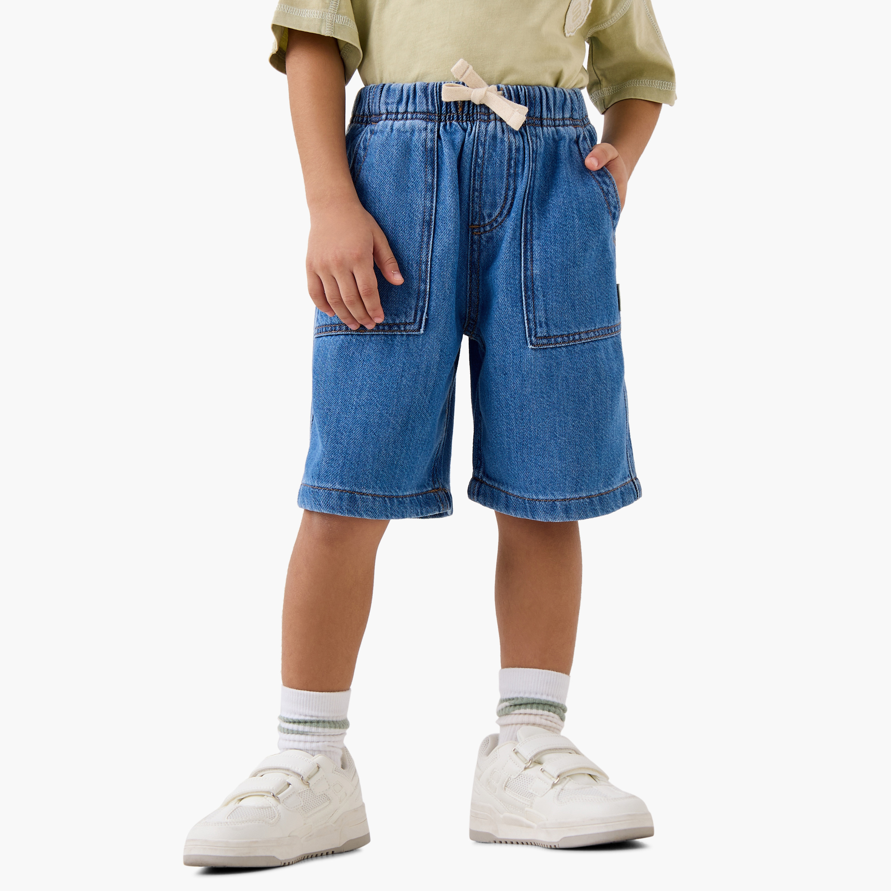 شورت جينز سادة برباط إغلاق وجيوب من لي كوبر-boys-clothing-bottoms-shorts-image-6