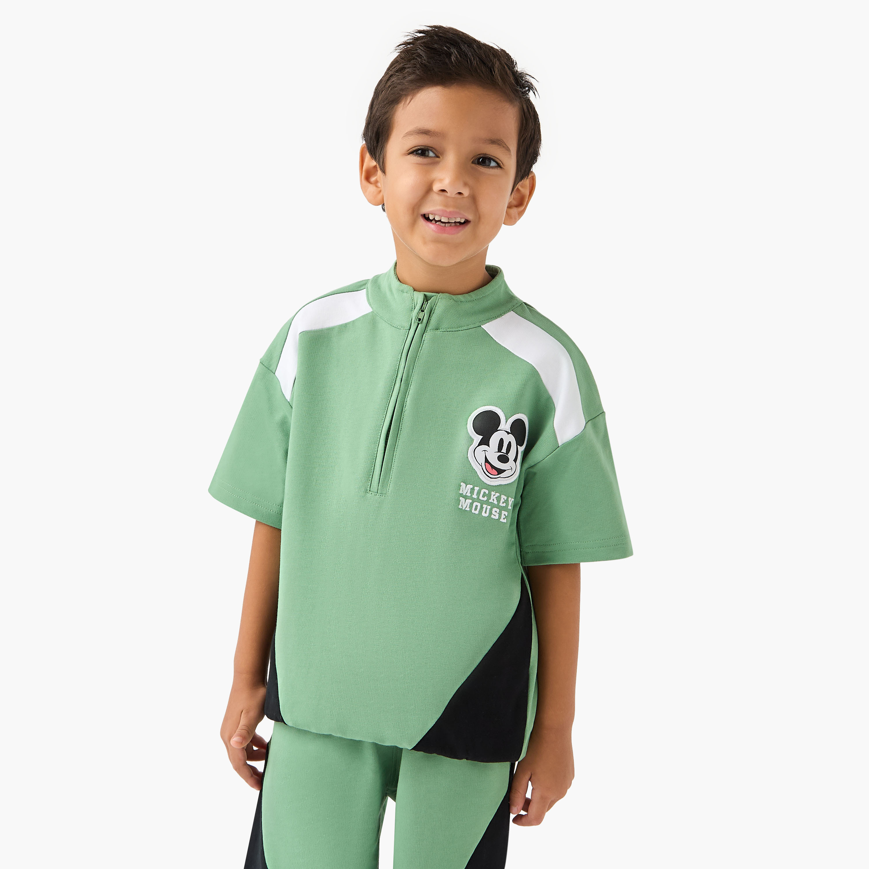 طقم تيشيرت وشورت بزخارف ميكي ماوس من ديزني-boys-clothing-setsandcoords-image-2