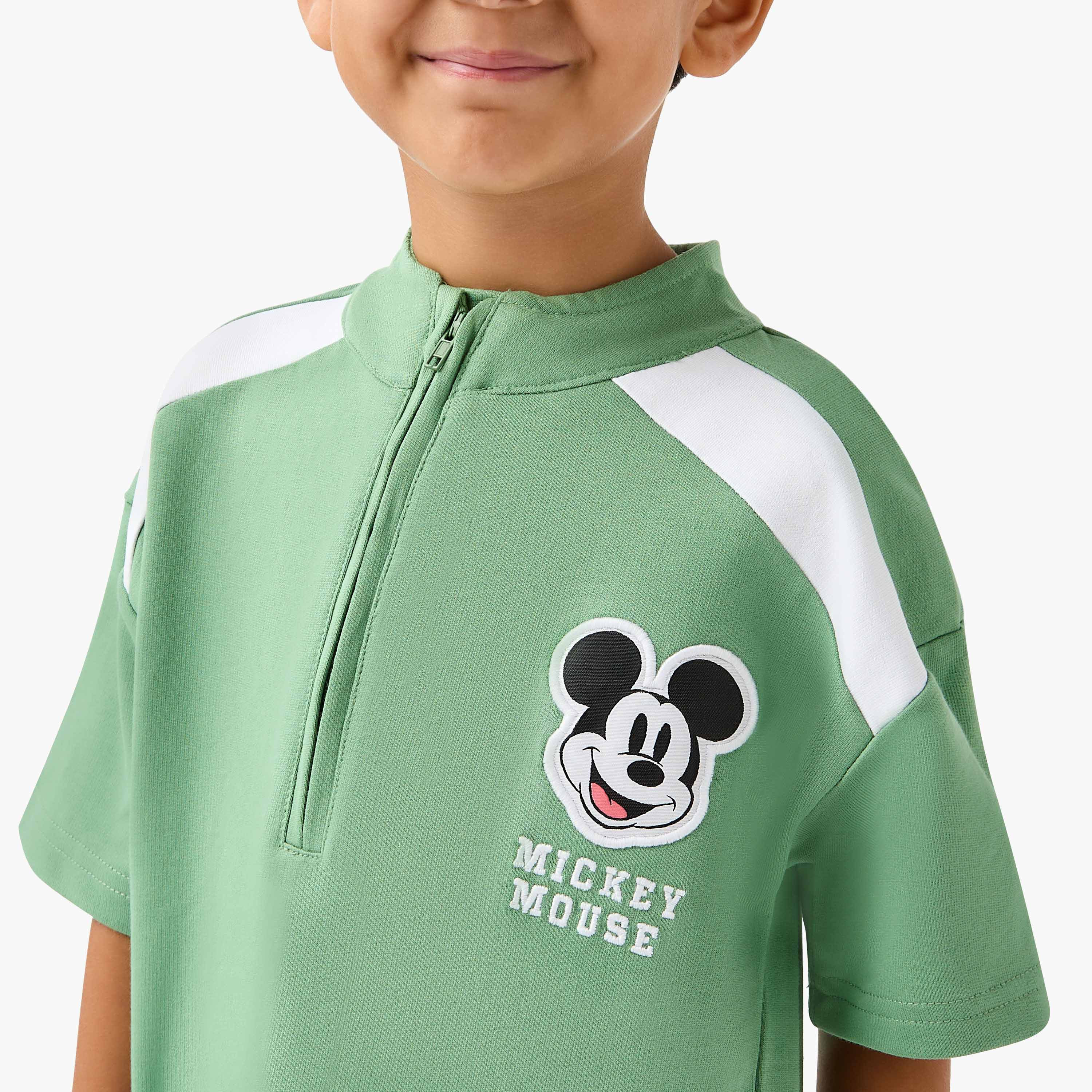 طقم تيشيرت وشورت بزخارف ميكي ماوس من ديزني-boys-clothing-setsandcoords-image-5