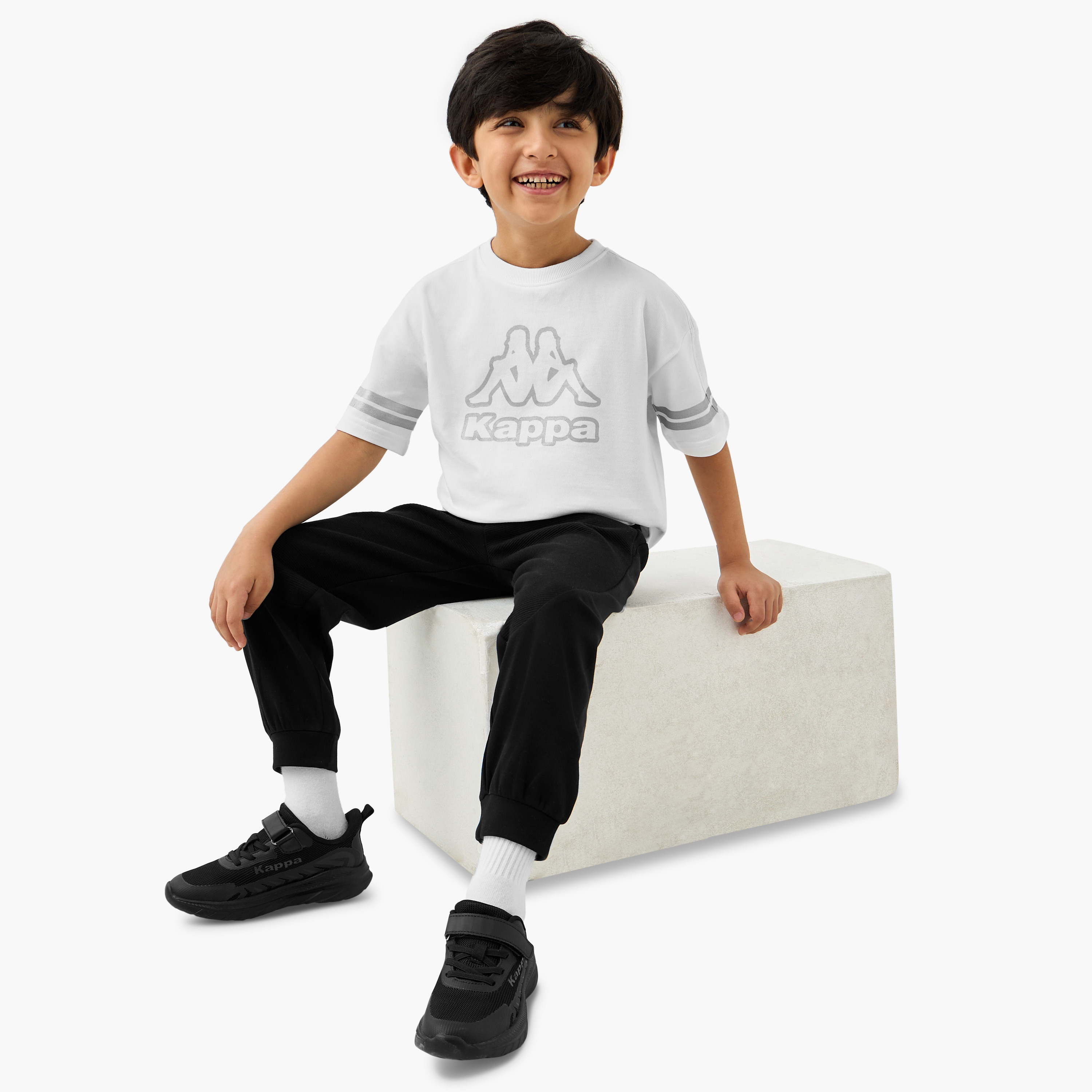 تيشيرت بطبعات شعار وأكمام قصيرة من كابا-sports-boys-clothing-tops-image-2