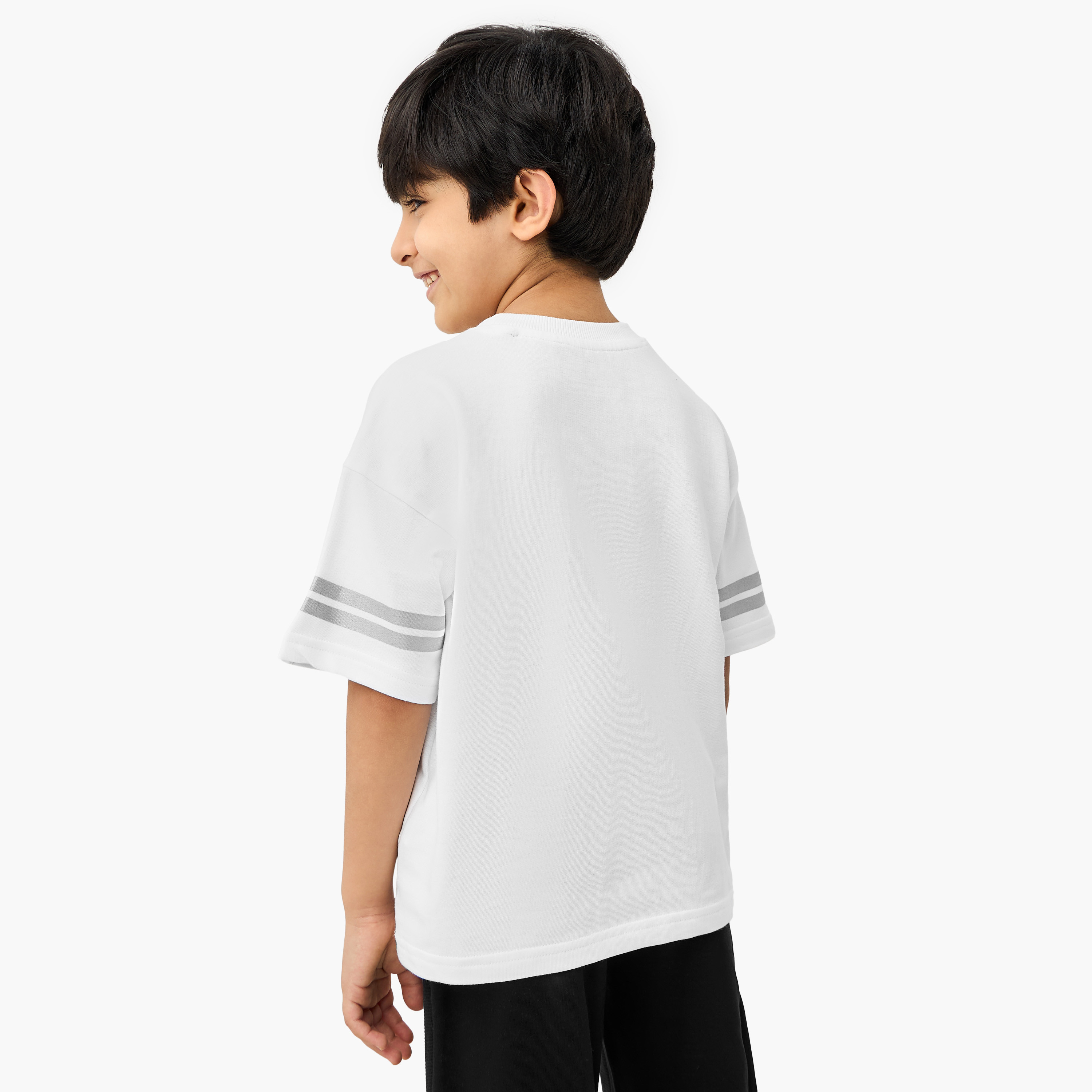 تيشيرت بطبعات شعار وأكمام قصيرة من كابا-sports-boys-clothing-tops-image-3
