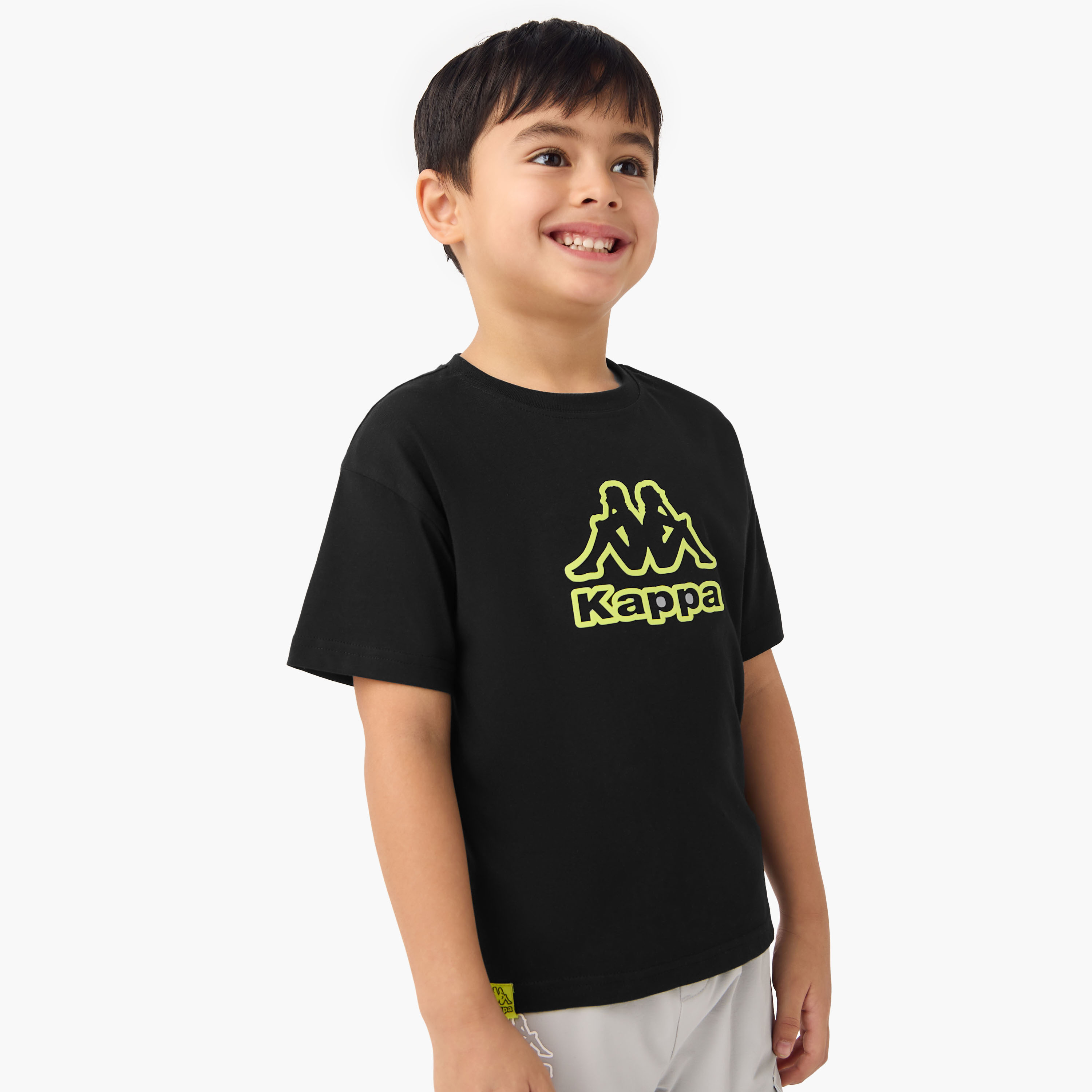 تيشيرت بأكمام قصيرة وياقة ضيقة وطبعات شعار من كابا-sports-boys-clothing-tops-image-1