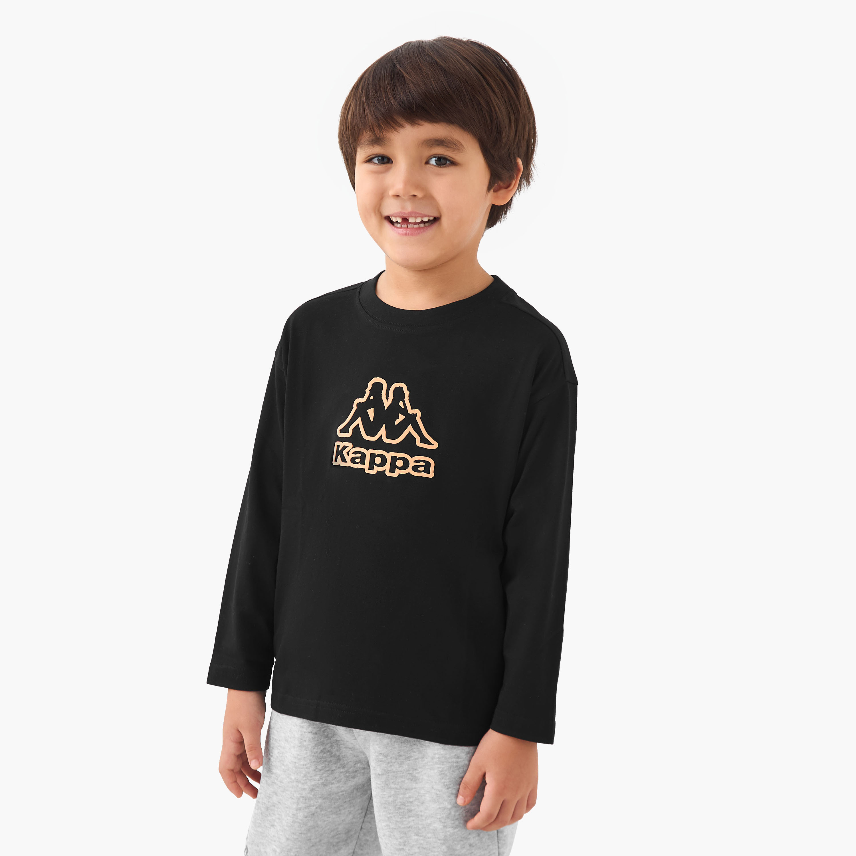 تيشيرت قطن بياقة ضيقة وأكمام طويلة وطبعات شعار للأولاد من كابا-sports-boys-clothing-tops-image-1