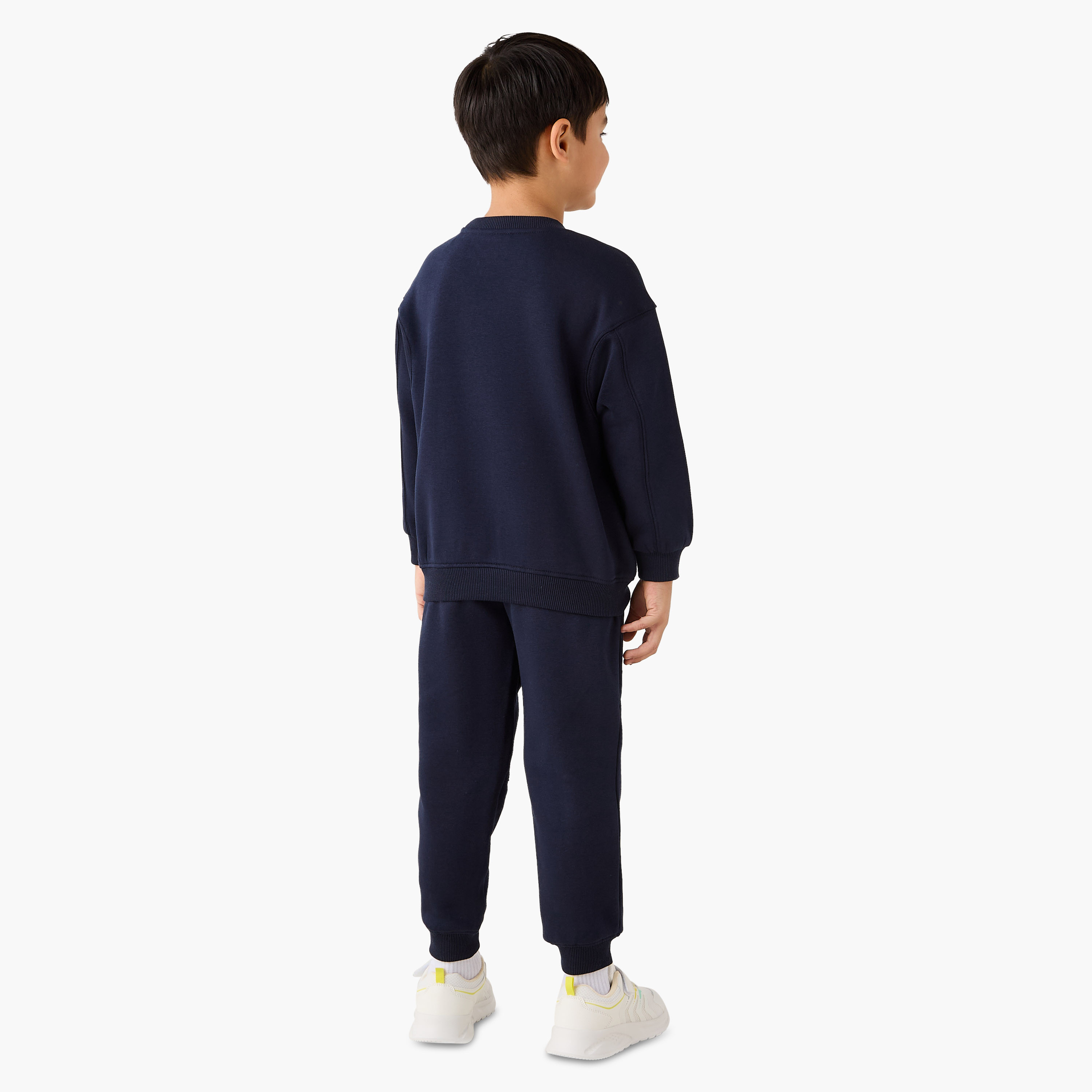 طقم سويت شيرت وبنطلون رياضي بطبعات شعار من كابا-boys-clothing-setsandcoords-image-4