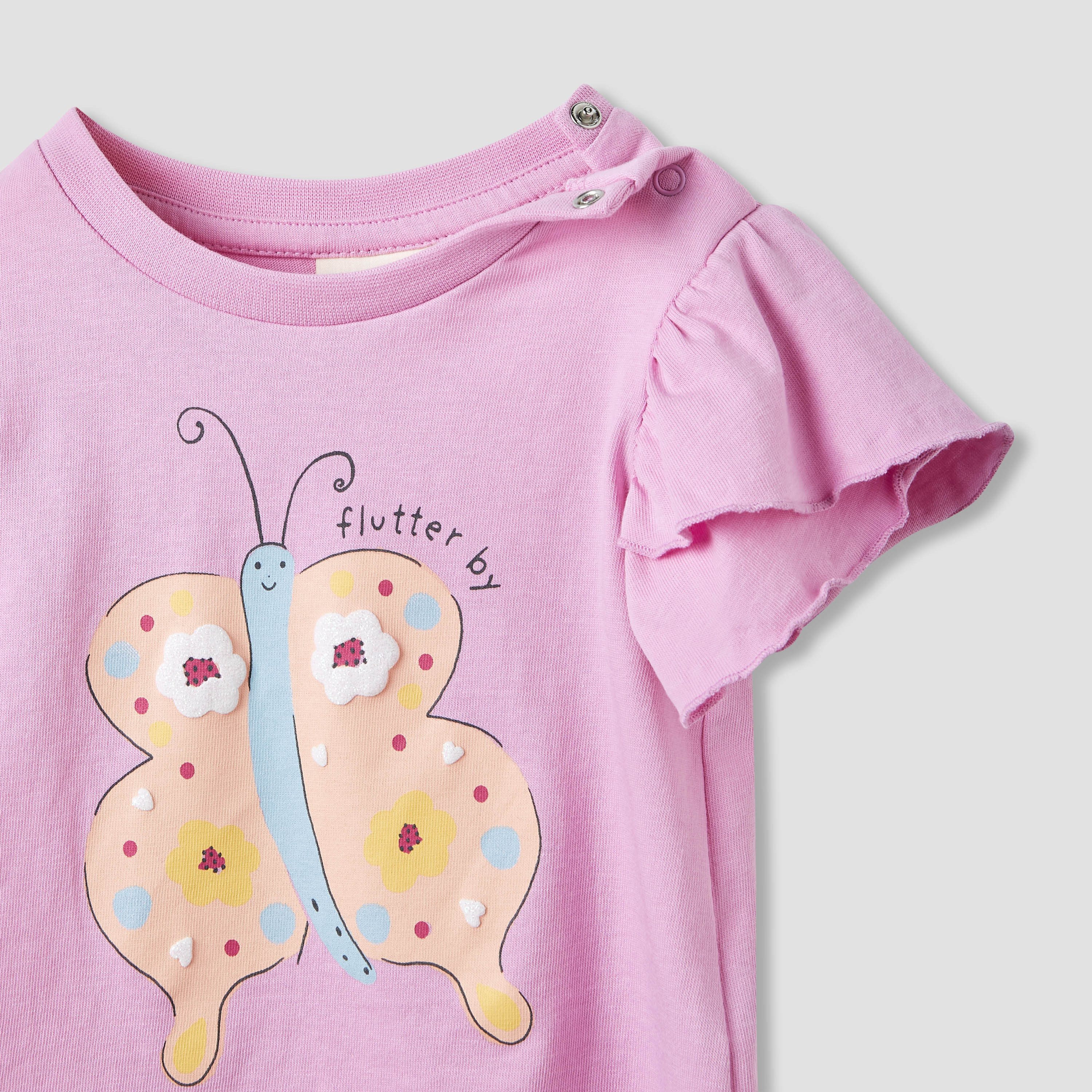 طقم بلوزة بطبعات وأكمام كشكش من جونيورز - قطعتين-baby-girls-clothing-tshirts-image-4