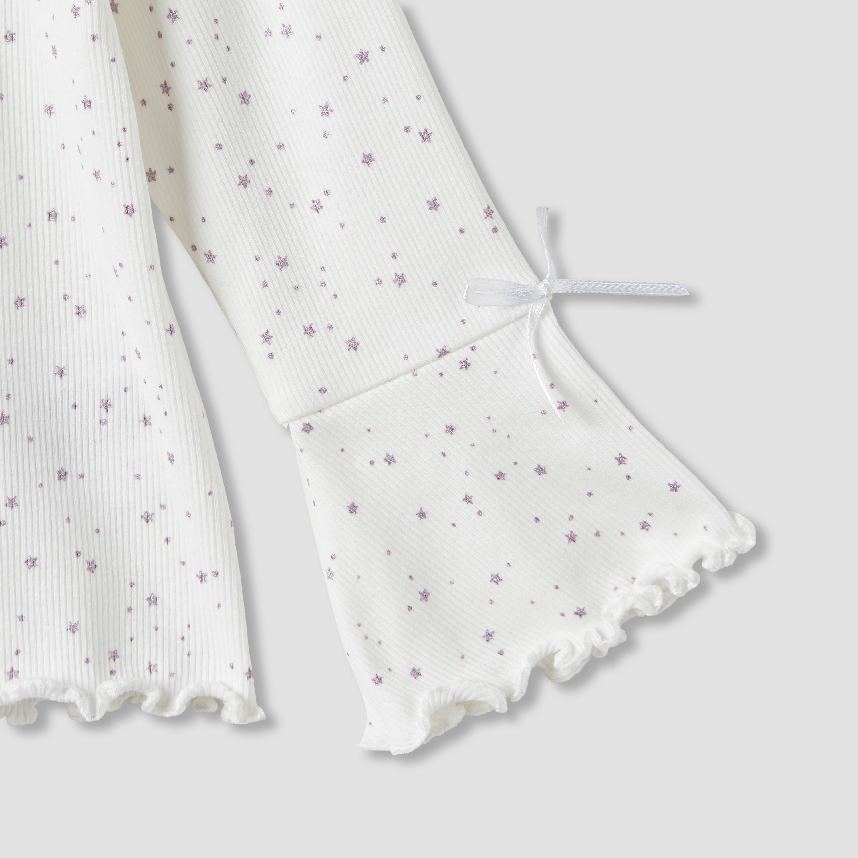 تيشيرت بياقة عالية وأكمام طويلة وتفاصيل فيونكة من جونيورز - طقم من 2-baby-girls-clothing-tshirts-image-1